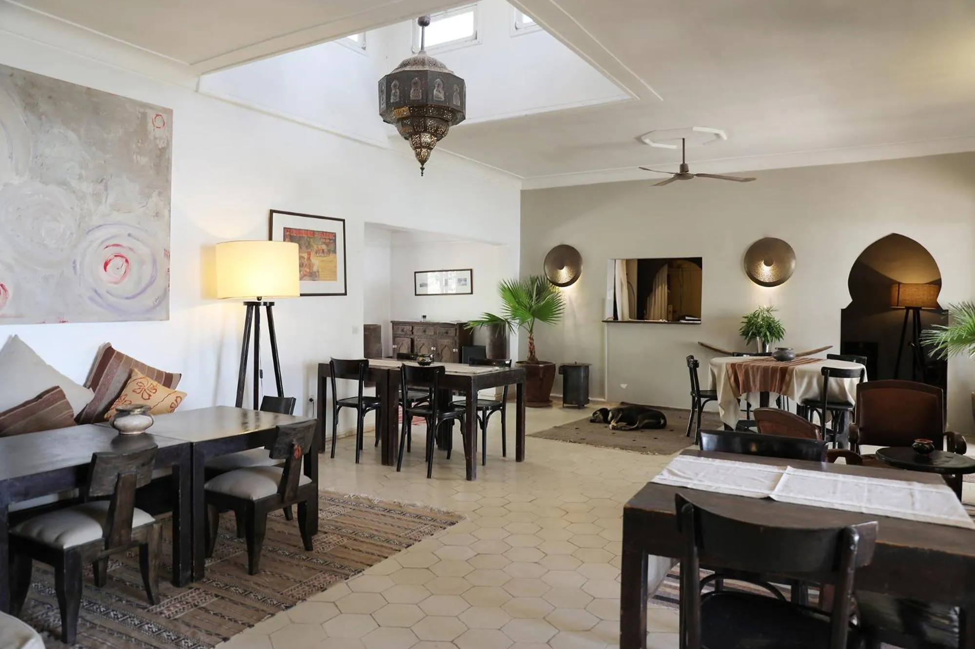 Restaurant/places to eat in Le Petit Hôtel du Flouka