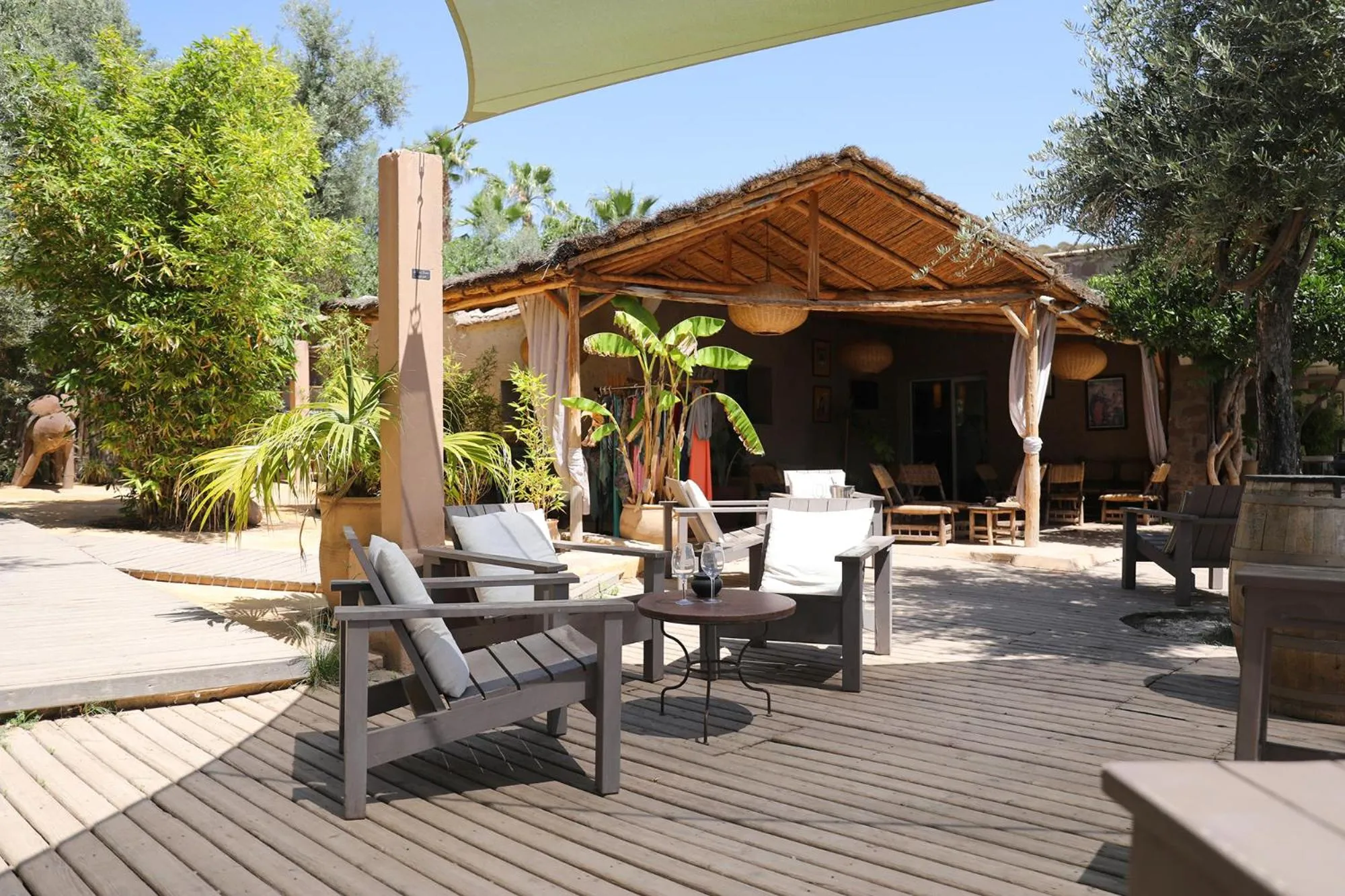 Patio in Le Petit Hôtel du Flouka