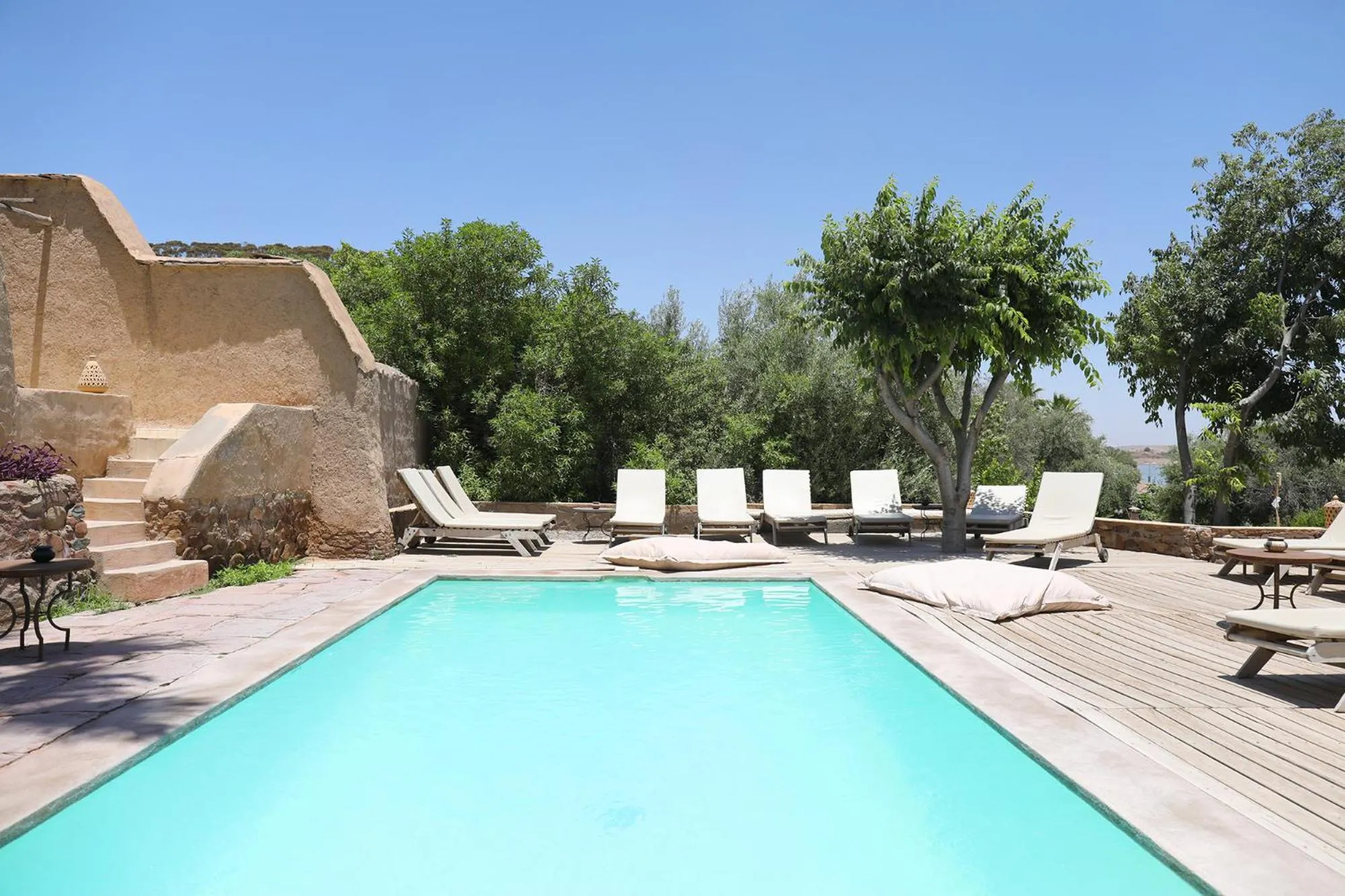 Swimming pool in Le Petit Hôtel du Flouka