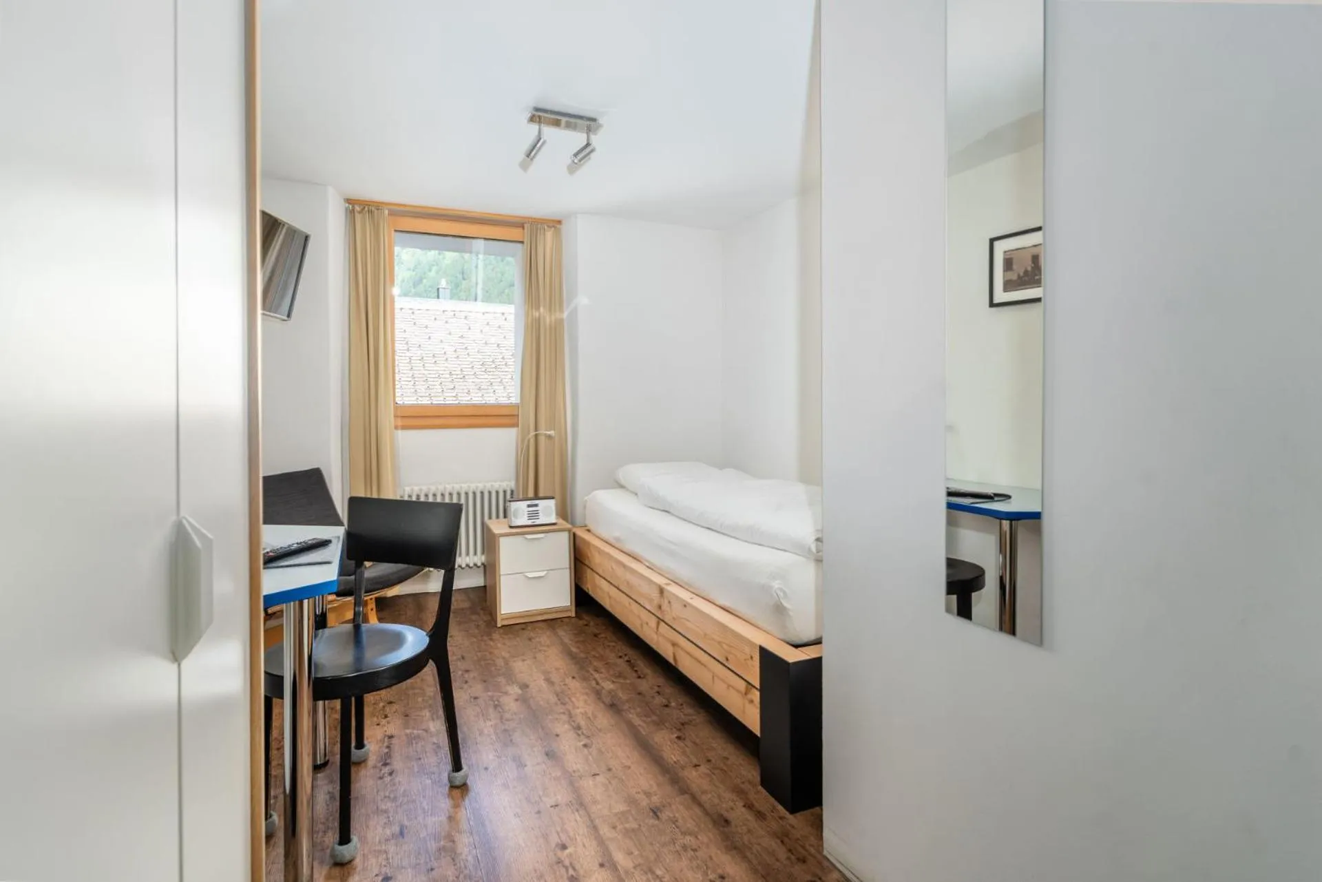 Photo of the whole room, Bed in Hotel Furka