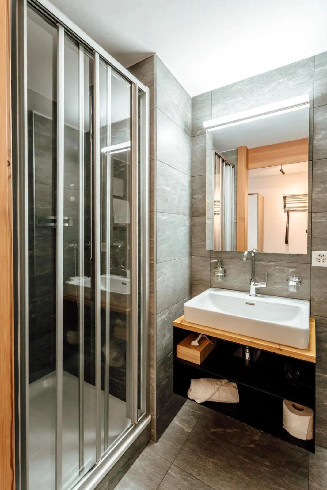 Shower in Hotel Furka