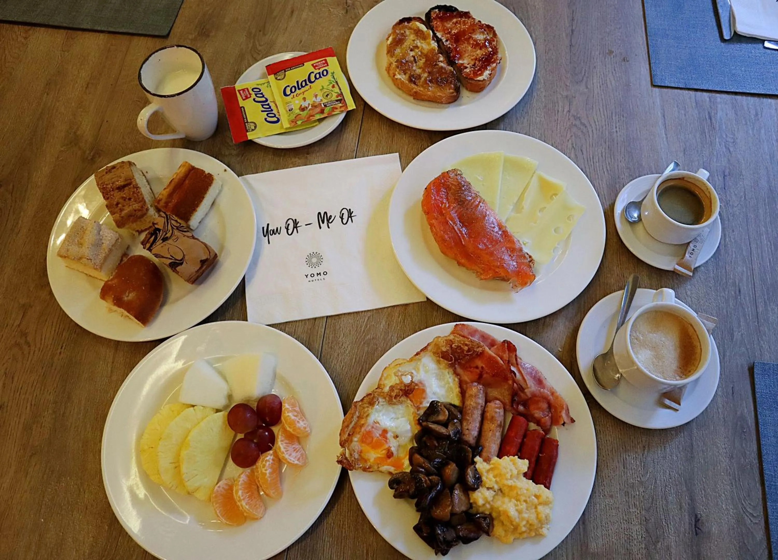 Buffet breakfast in Yomo Mola Park