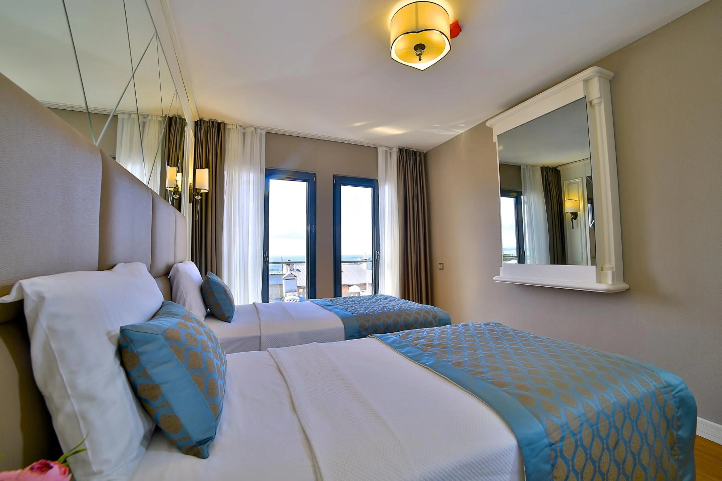 Bed in Beethoven Hotel & Suite