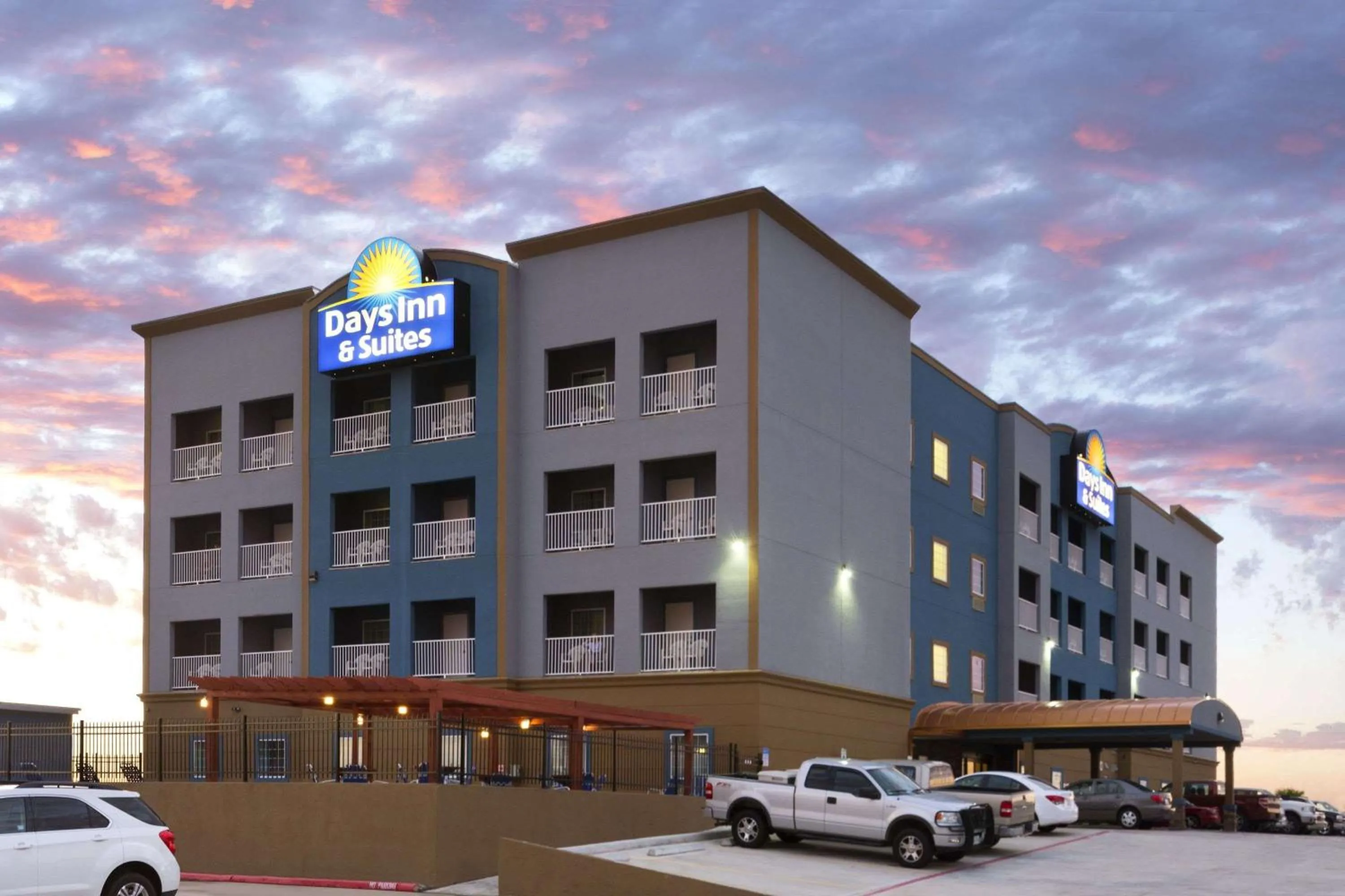 Property building in Days Inn & Suites by Wyndham Galveston West/Seawall