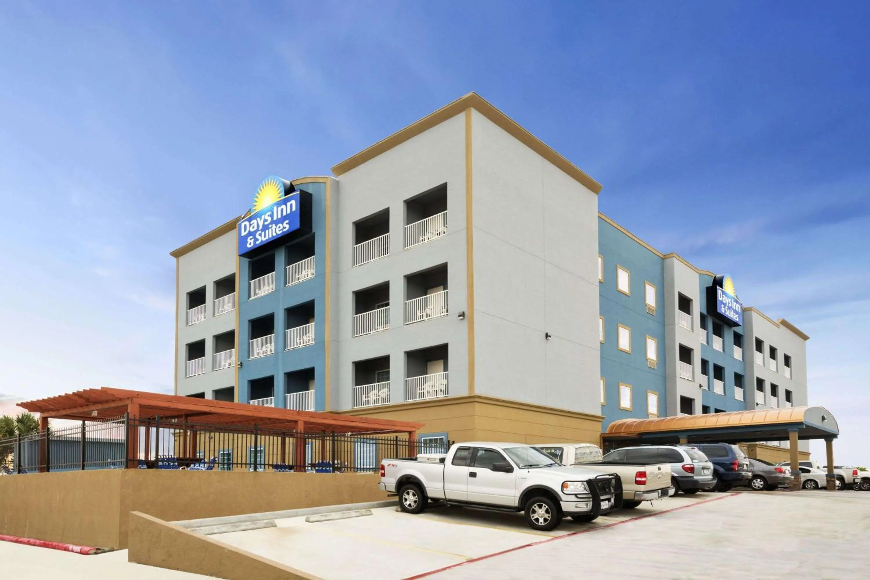 Property building in Days Inn & Suites by Wyndham Galveston West/Seawall