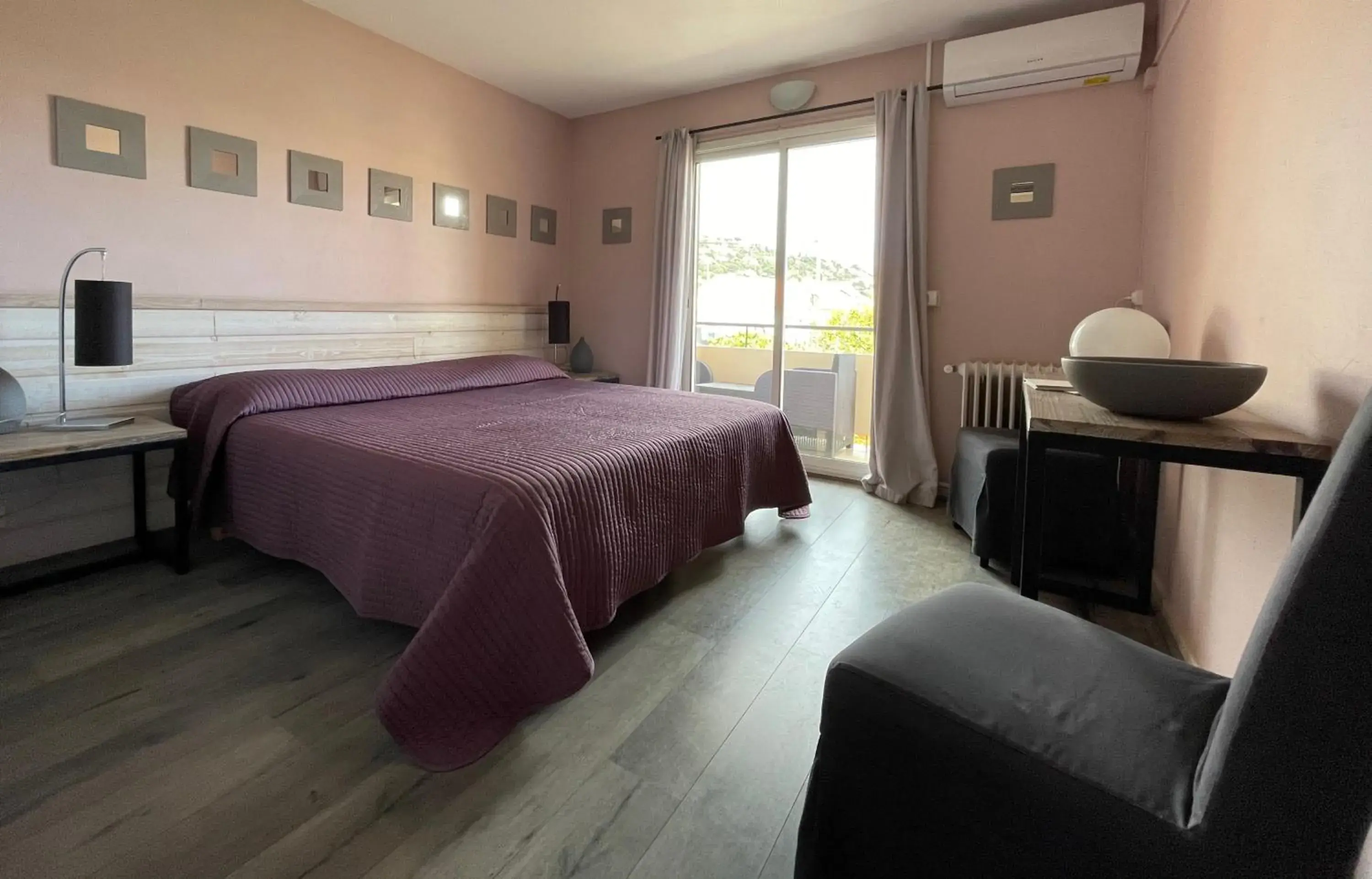 Superior Double Room with Garden View - single occupancy in Hotel L'Orangeraie Superior Double Room with Garden View - single occupancy in Hotel L'Orangeraie