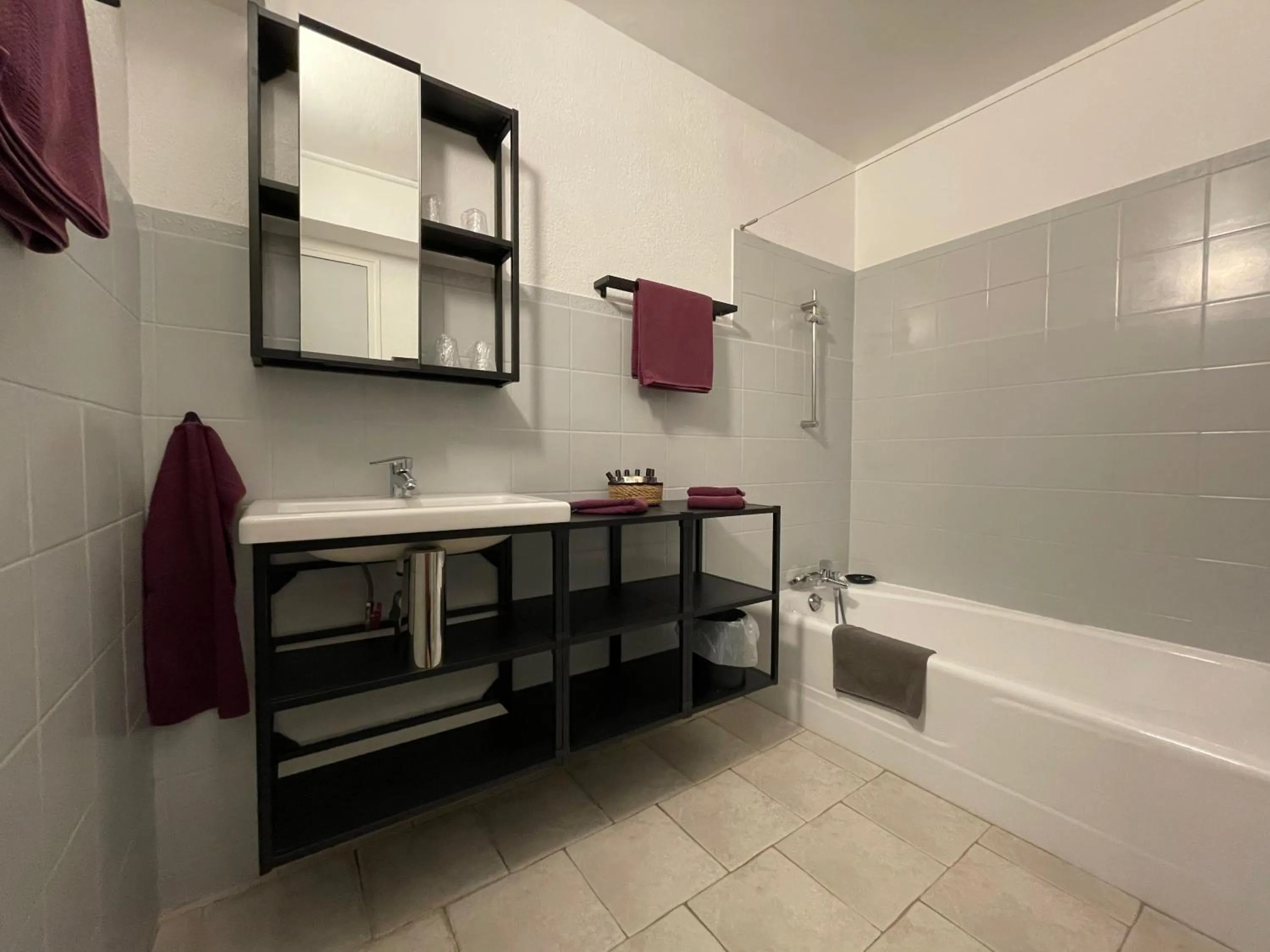 Bathroom in Hotel L'Orangeraie