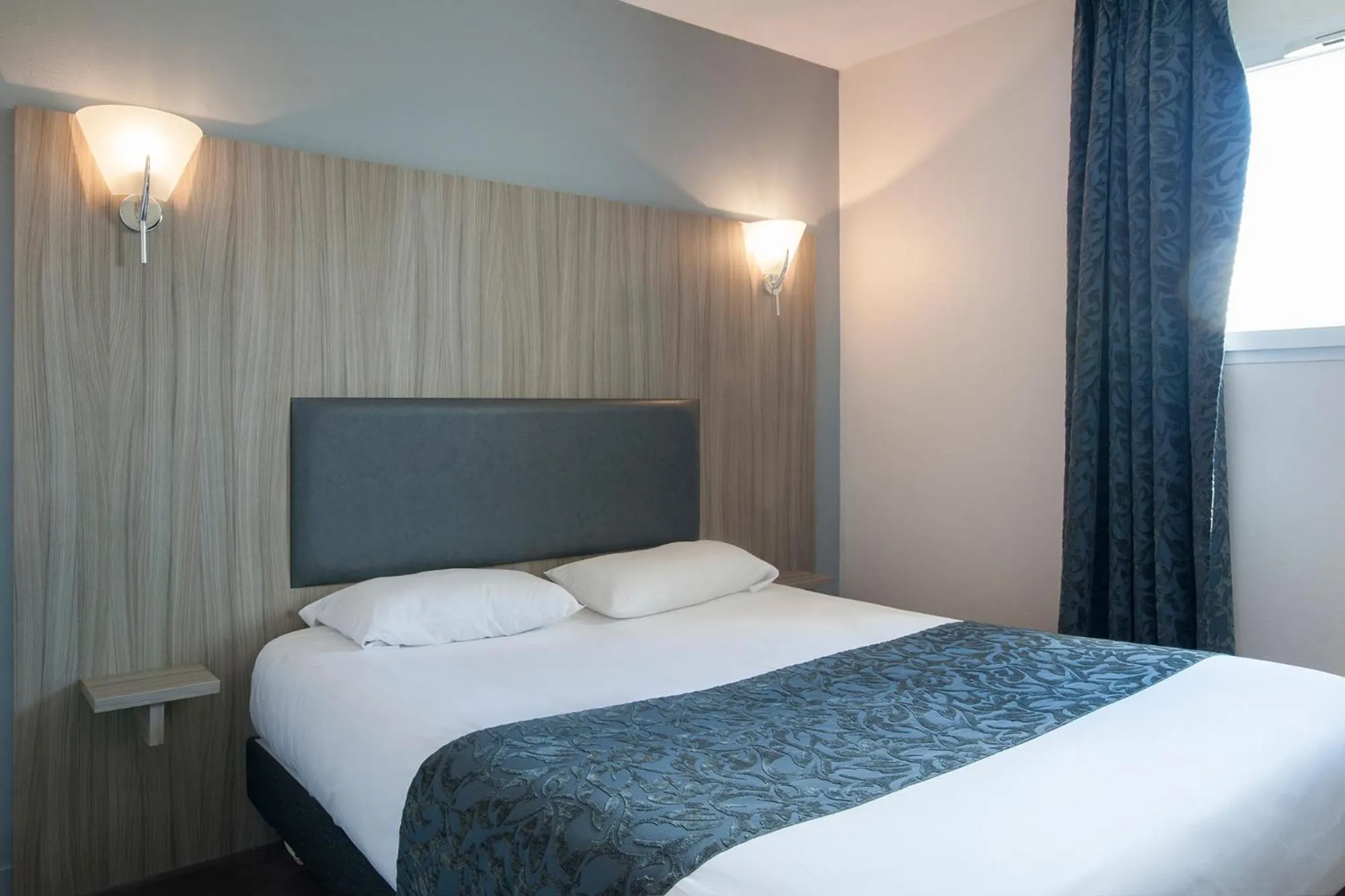 Bedroom, Bed in BRIT HOTEL CONFORT ALEXIA - La Souterraine