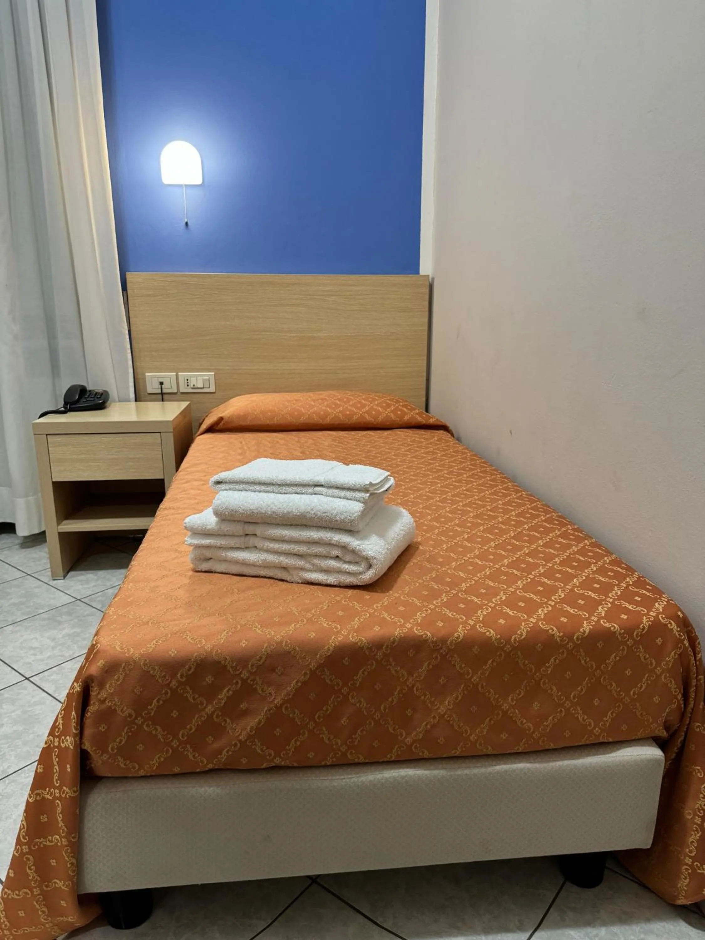 Photo of the whole room, Bed in Albergo La Posta Arezzo