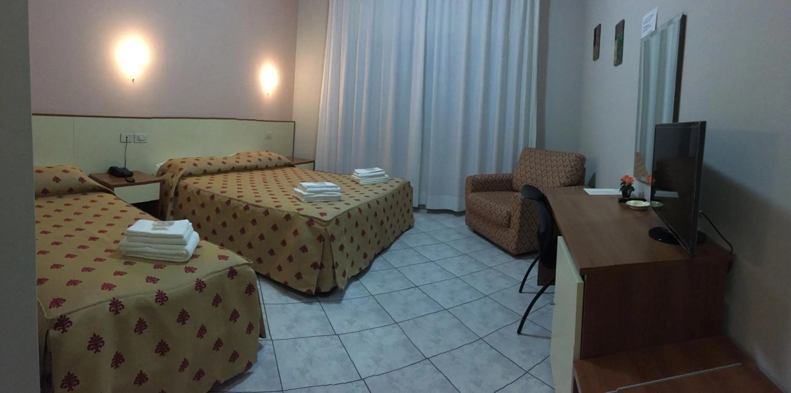 Bedroom, Bed in Albergo La Posta Arezzo