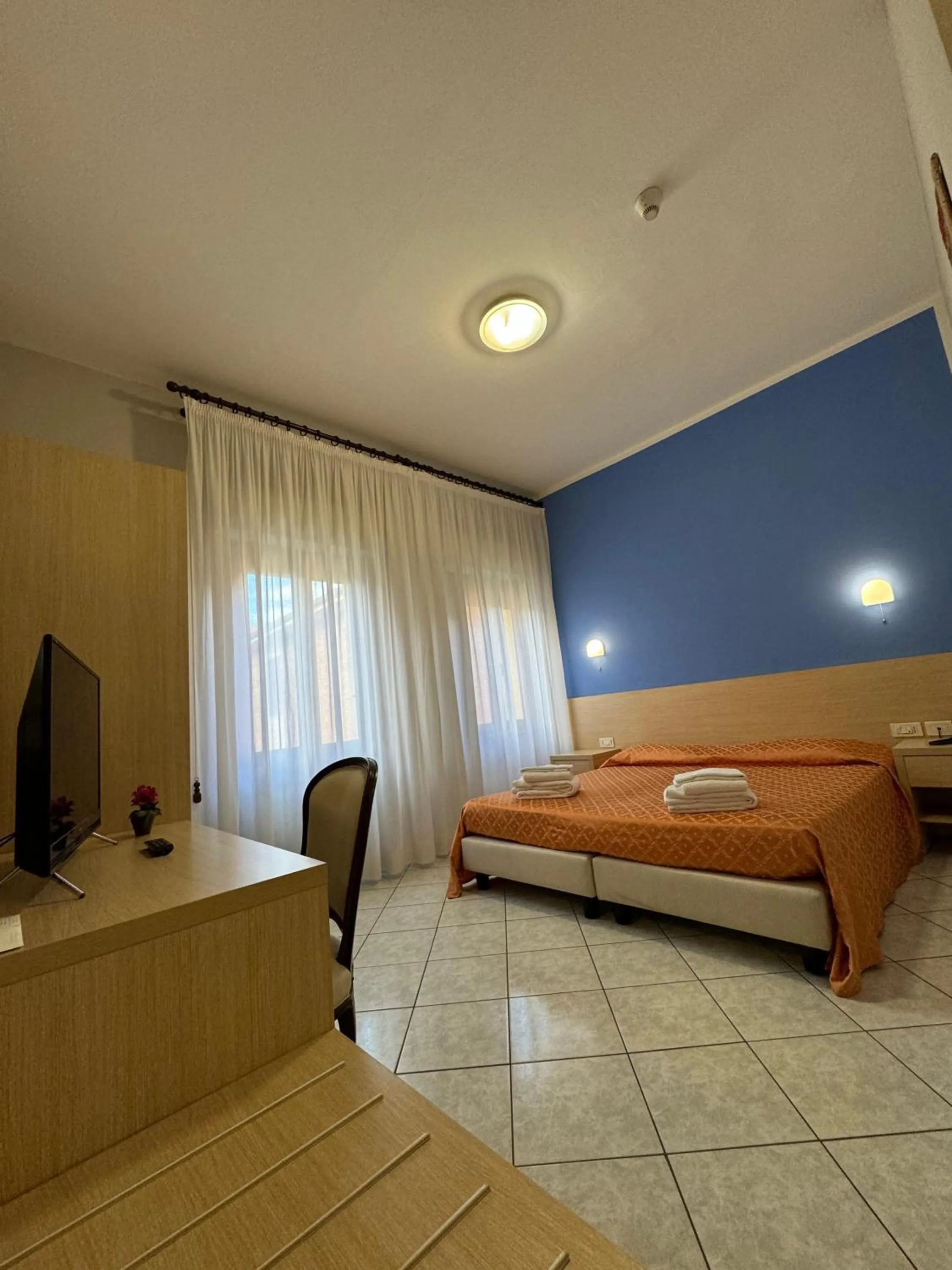 Bedroom, Bed in Albergo La Posta Arezzo