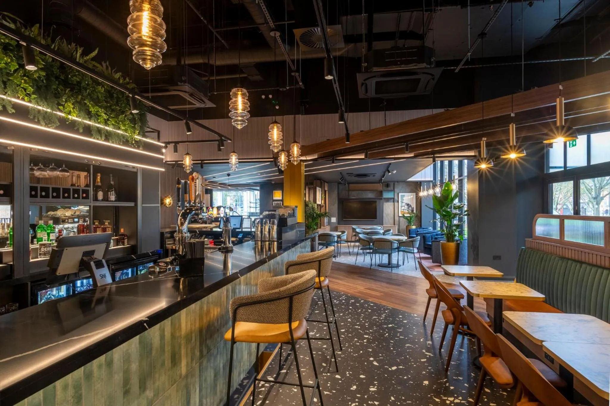 Lounge or bar in Holiday Inn Derby Riverlights by IHG