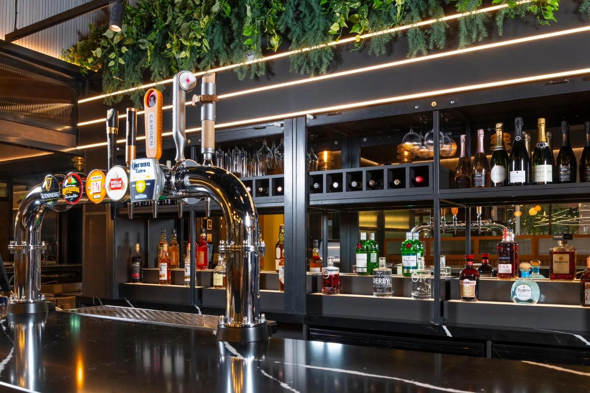 Lounge or bar in Holiday Inn Derby Riverlights by IHG