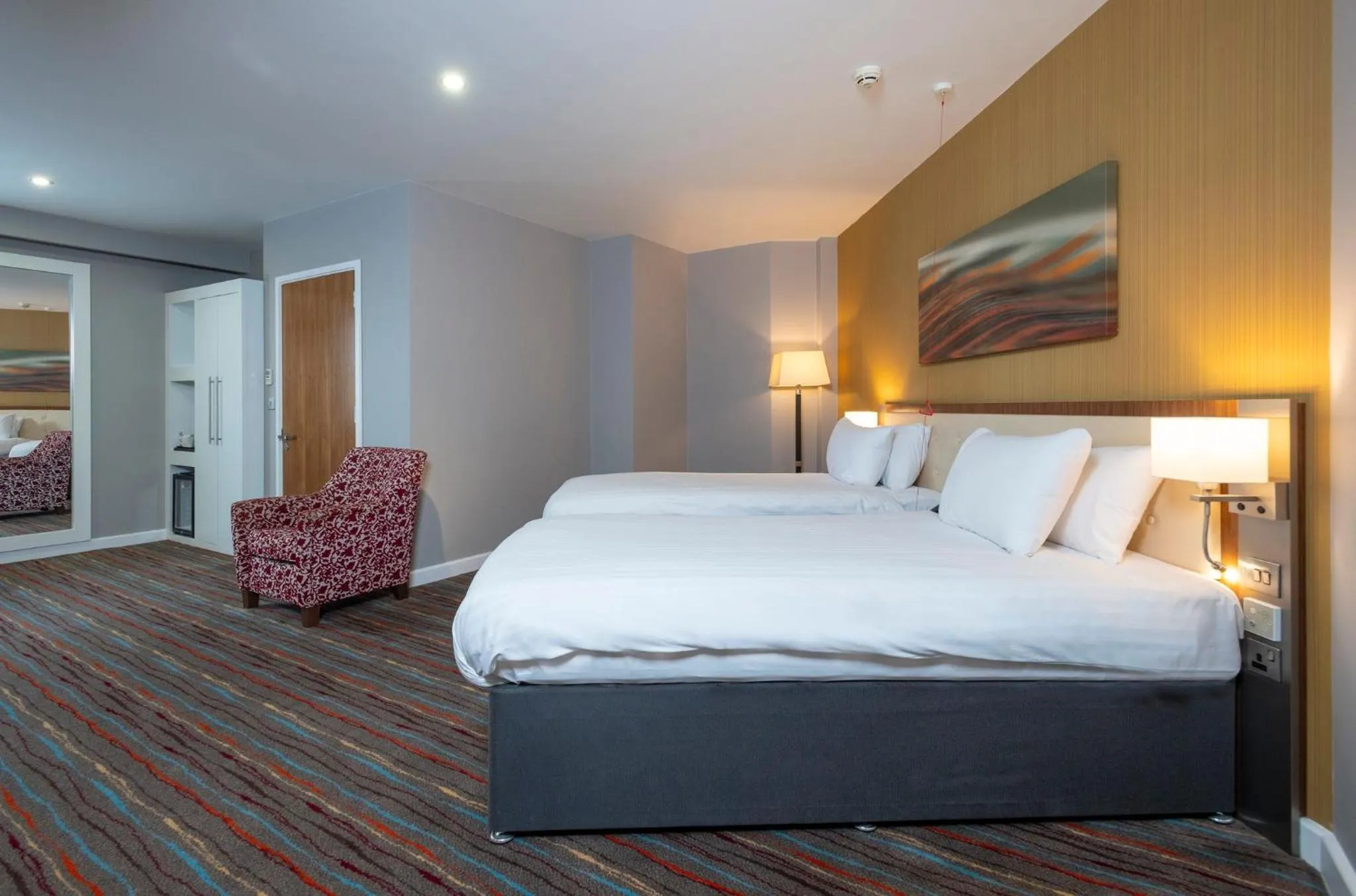 Photo of the whole room, Bed in Holiday Inn Derby Riverlights by IHG