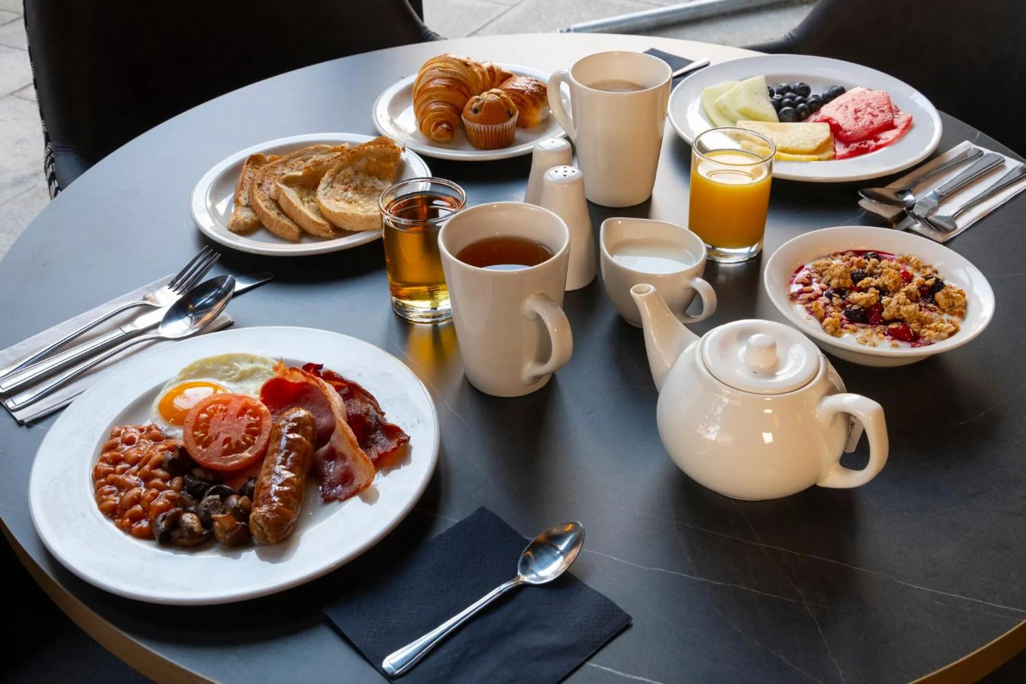 Breakfast in Holiday Inn Derby Riverlights by IHG