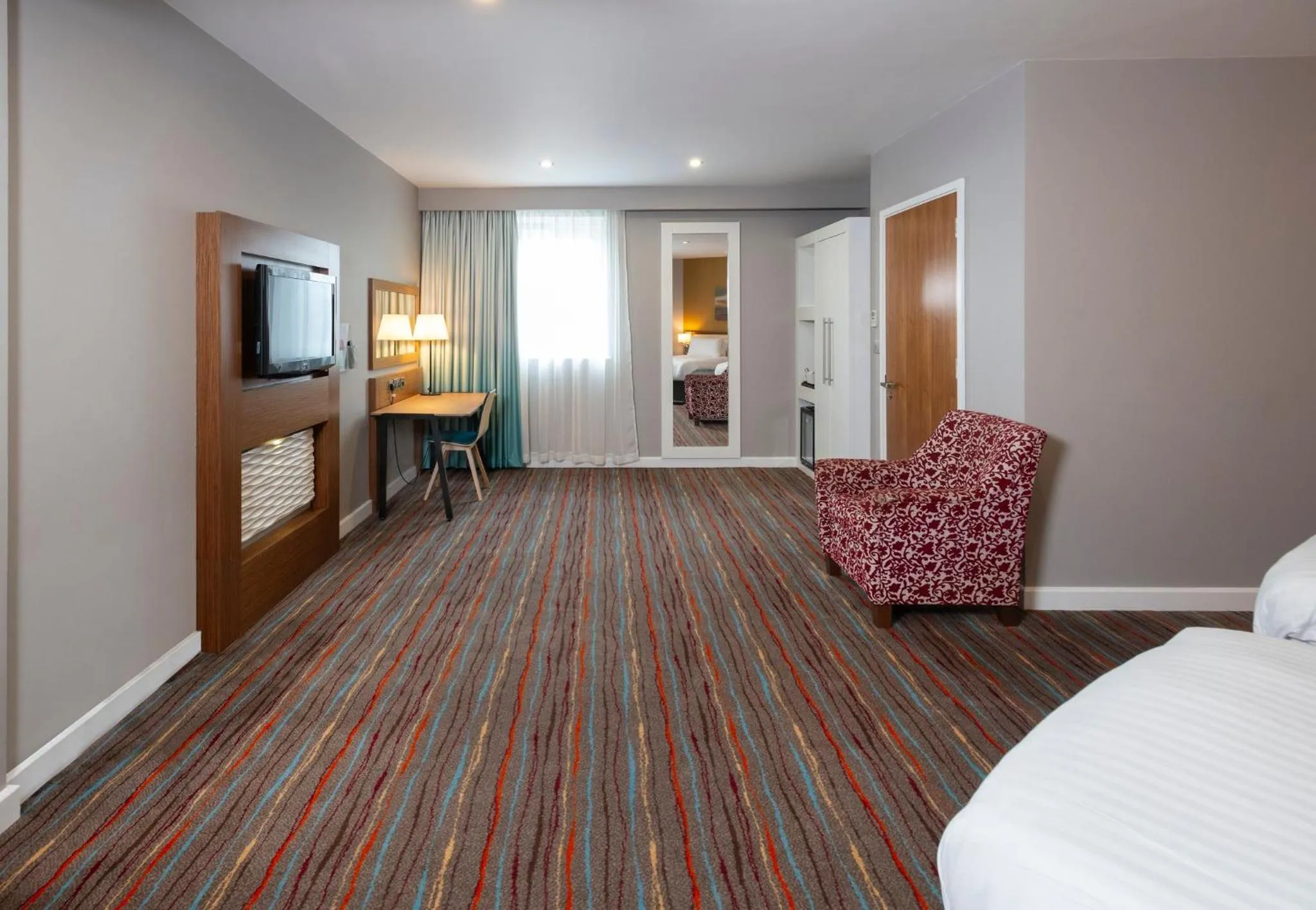 Photo of the whole room, Bed in Holiday Inn Derby Riverlights by IHG