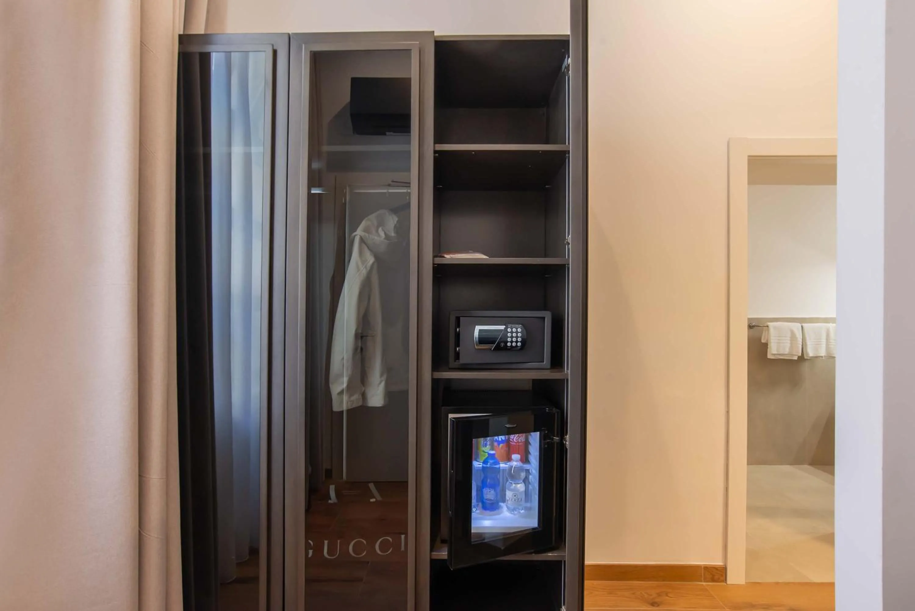 wardrobe in Navona Essence Hotel