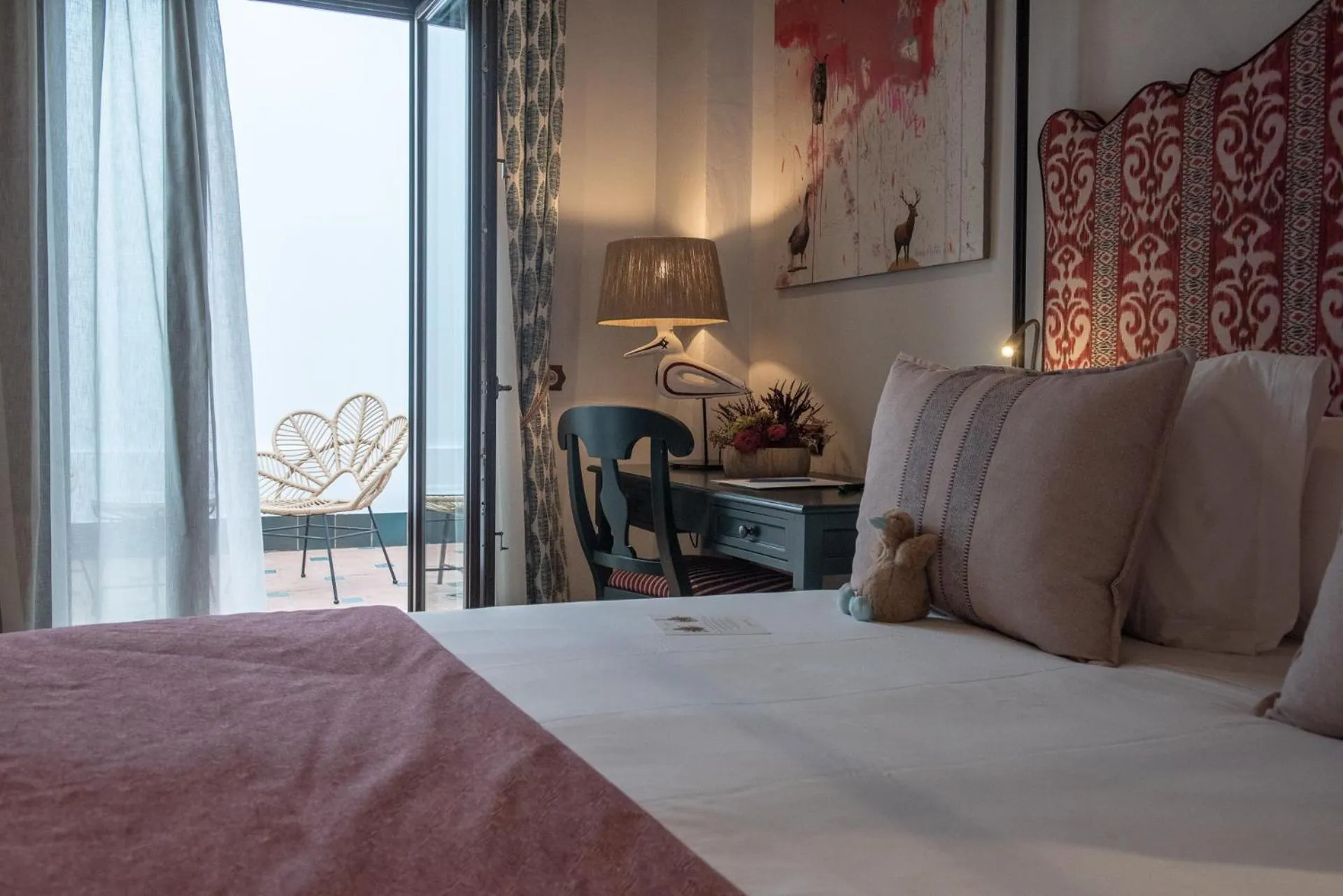 Patio, Bed in Hotel La Malvasía