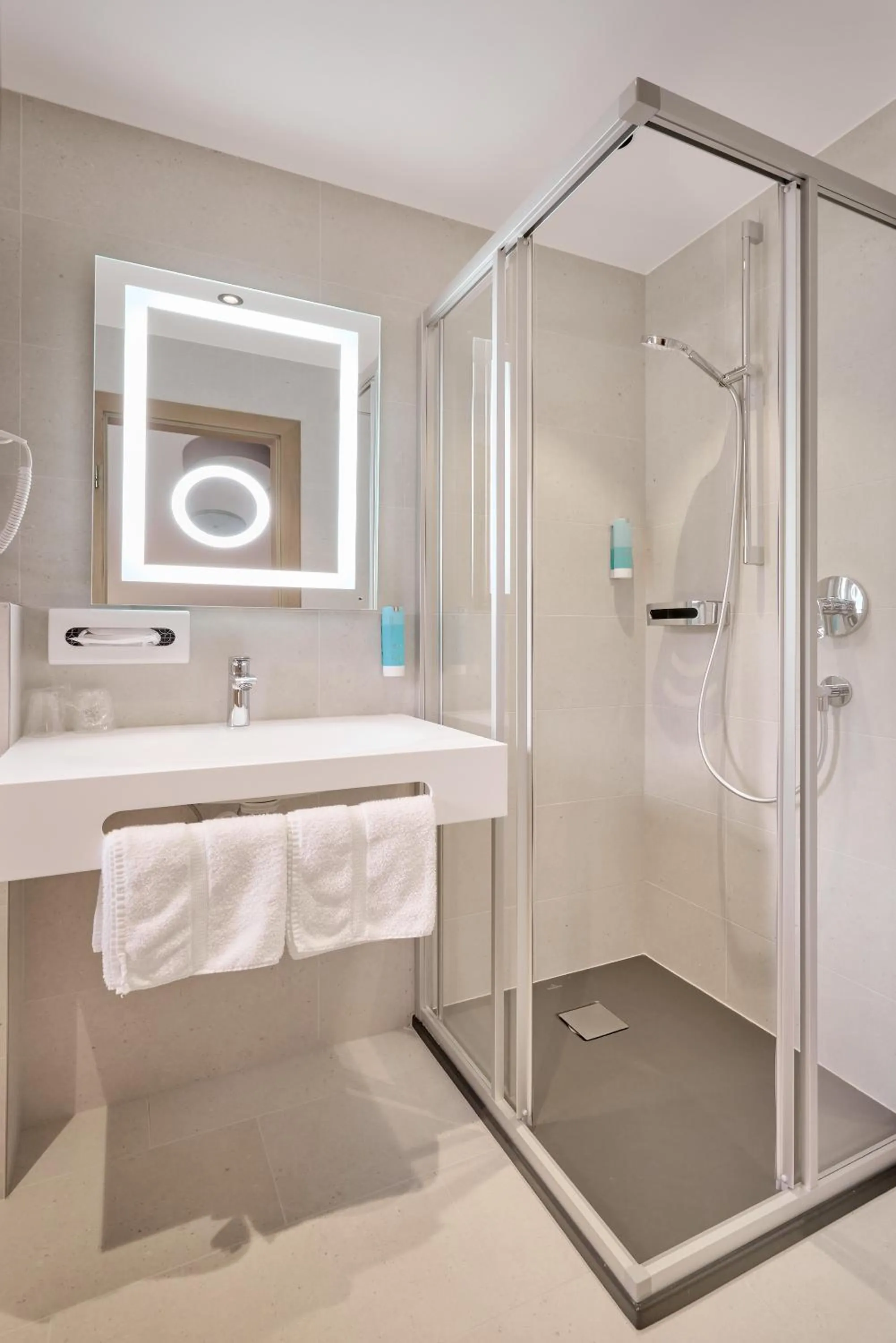 Bathroom in Riders In