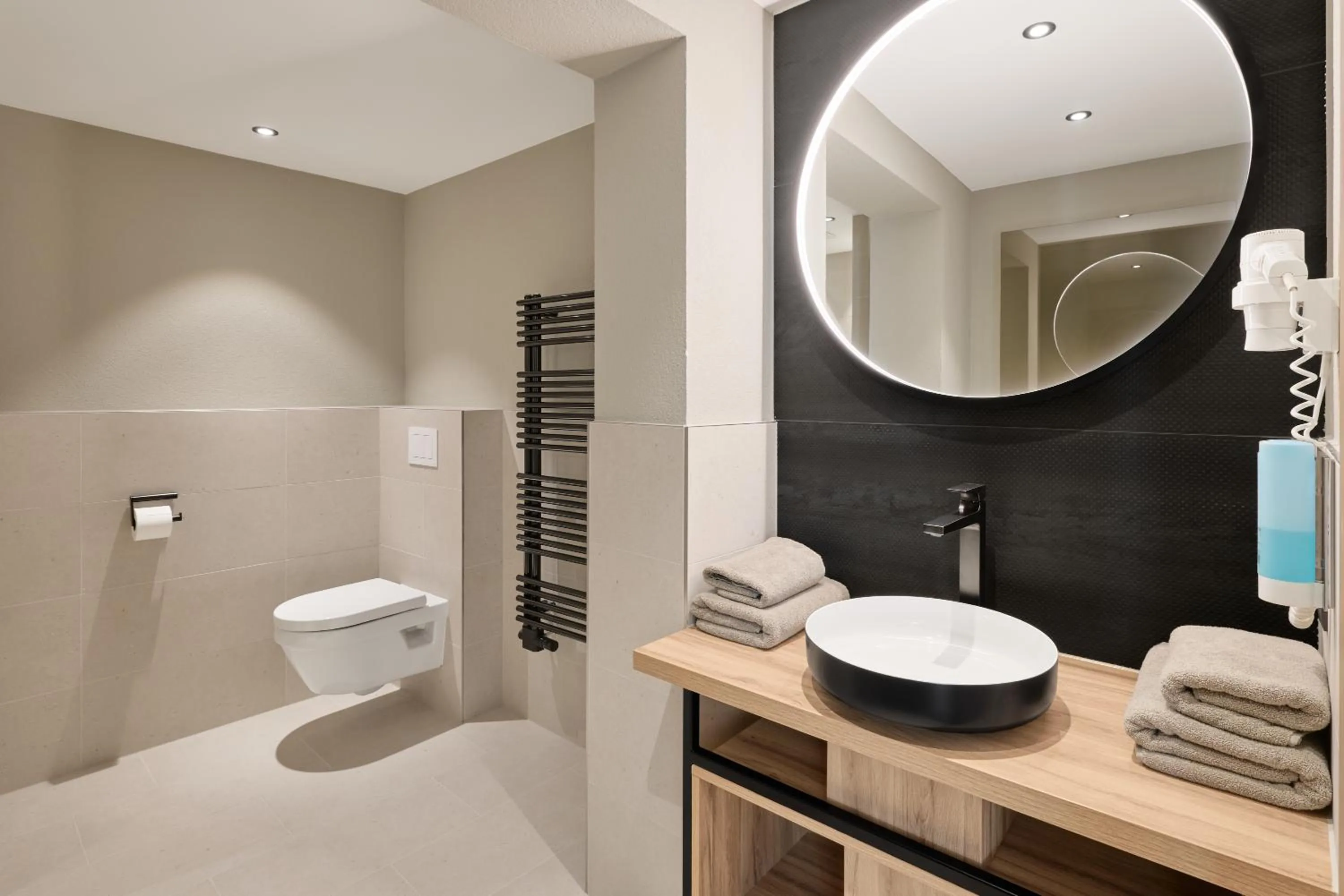 Bathroom in Riders In