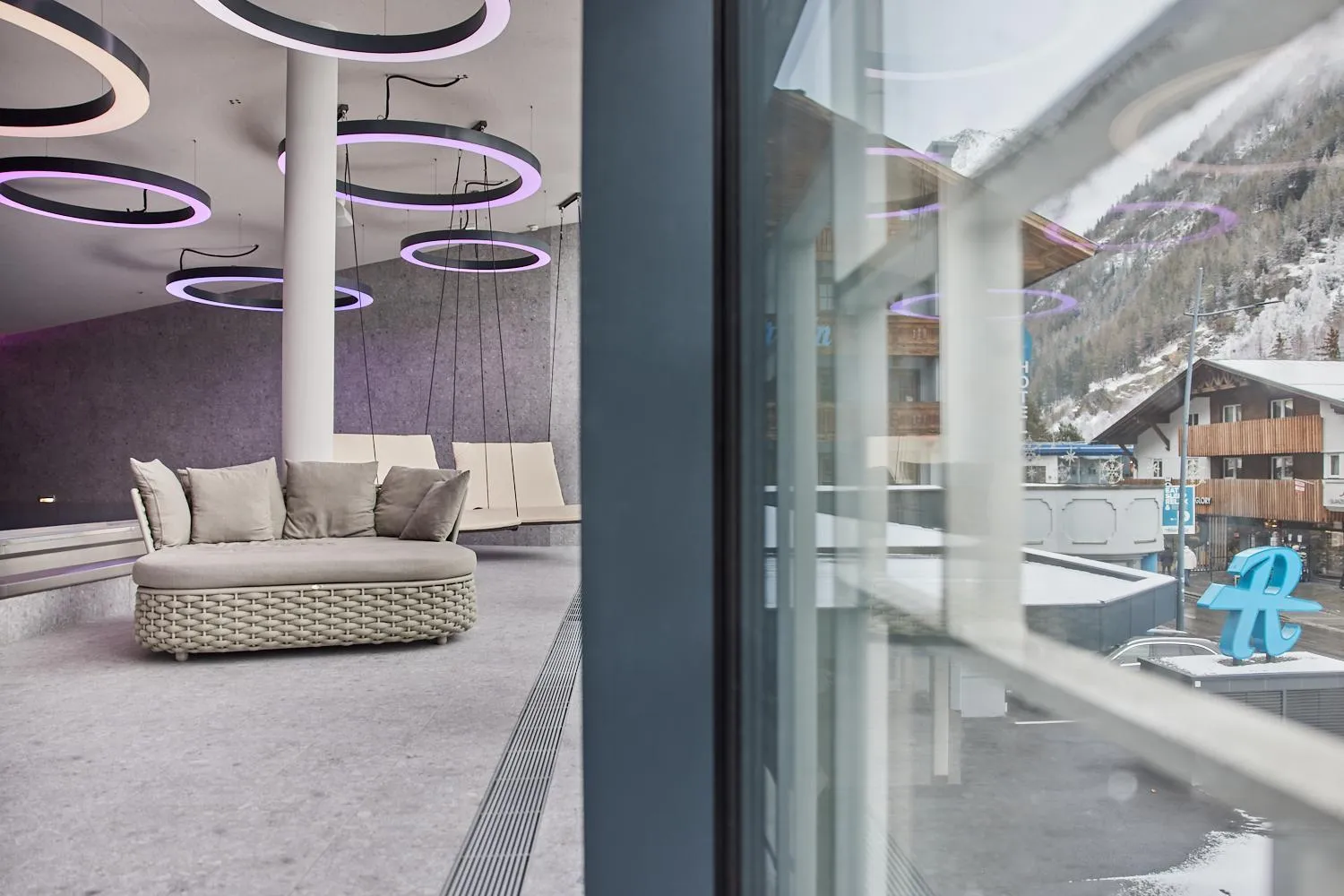 Swimming pool in Riders In