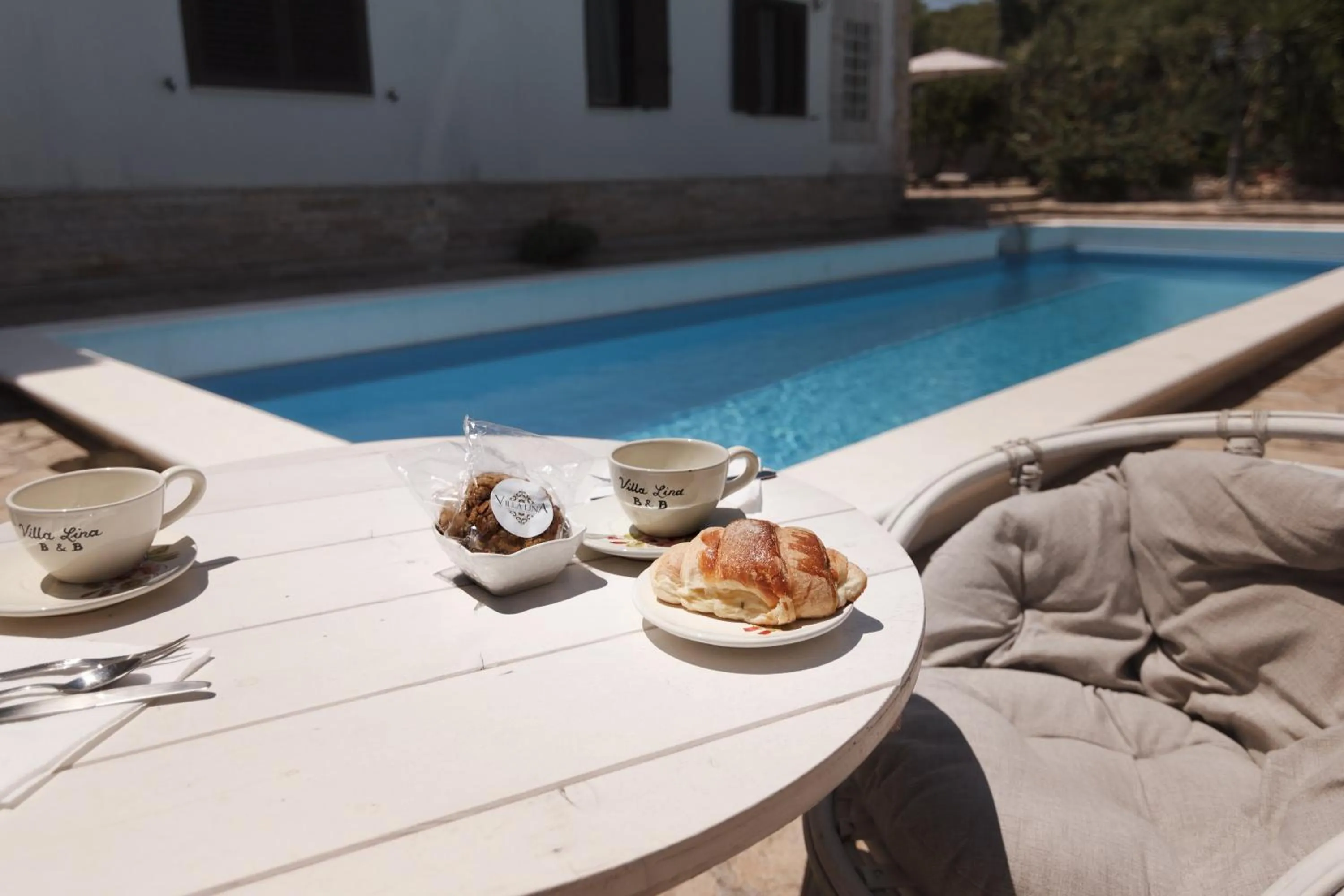 Pool view in Villa Lina Bed&Breakfast