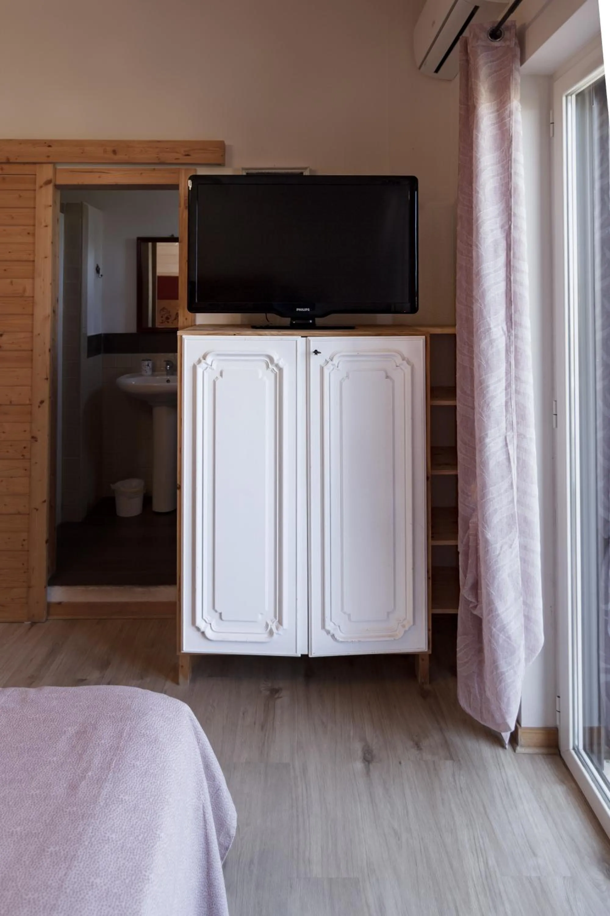 TV and multimedia, Bed in Villa Lina Bed&Breakfast