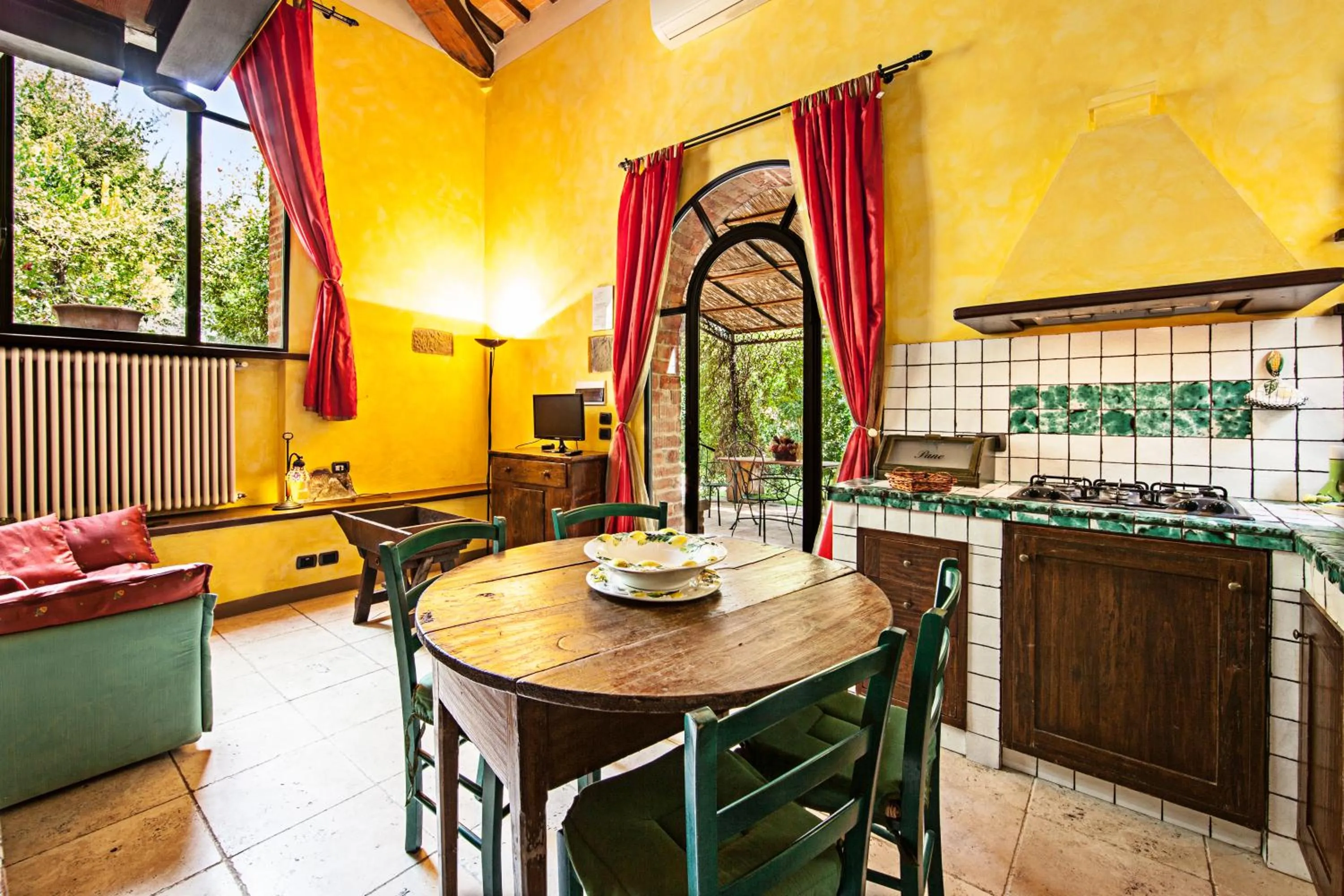 Dining area in Fonte Del Castagno