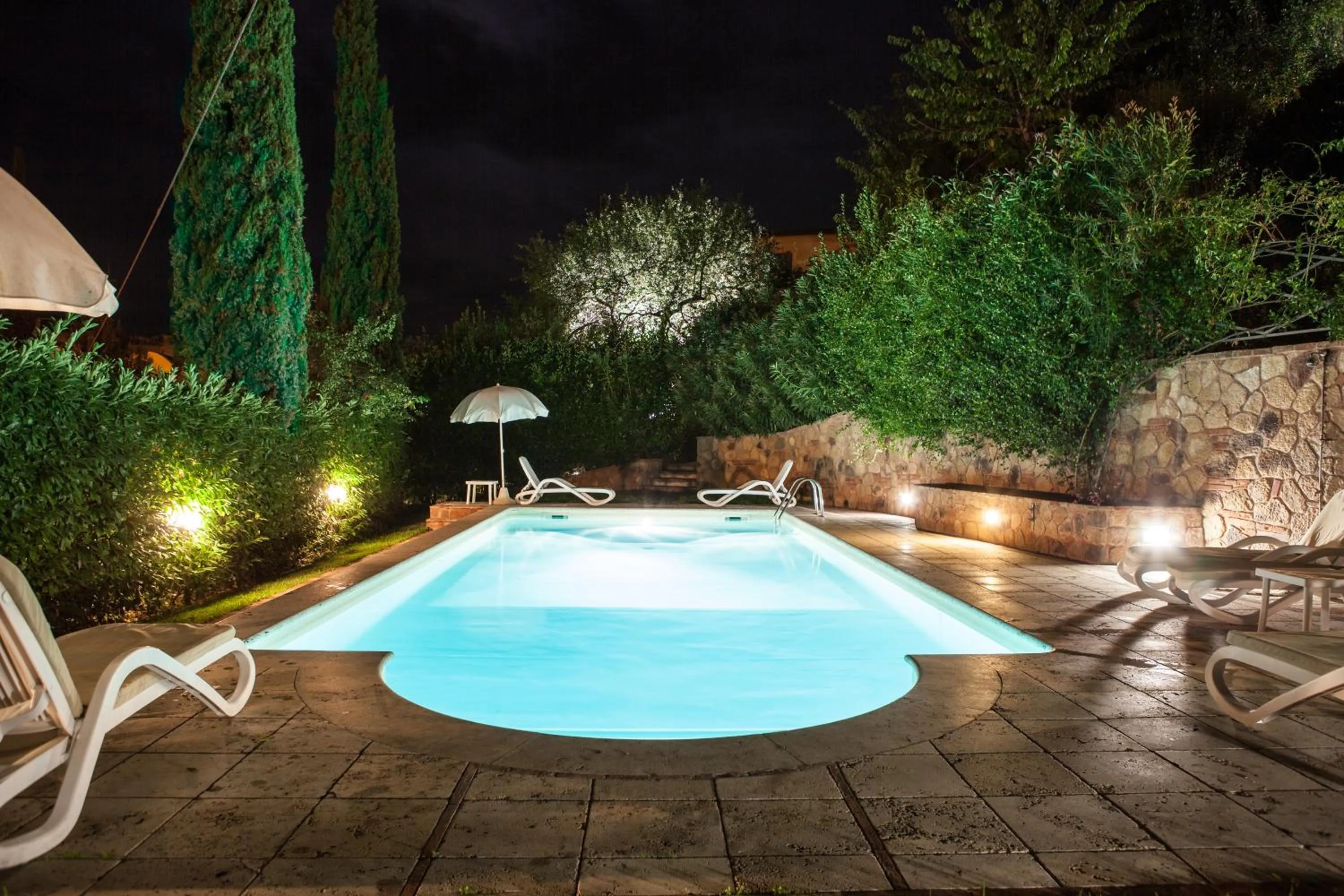 Swimming pool in Fonte Del Castagno