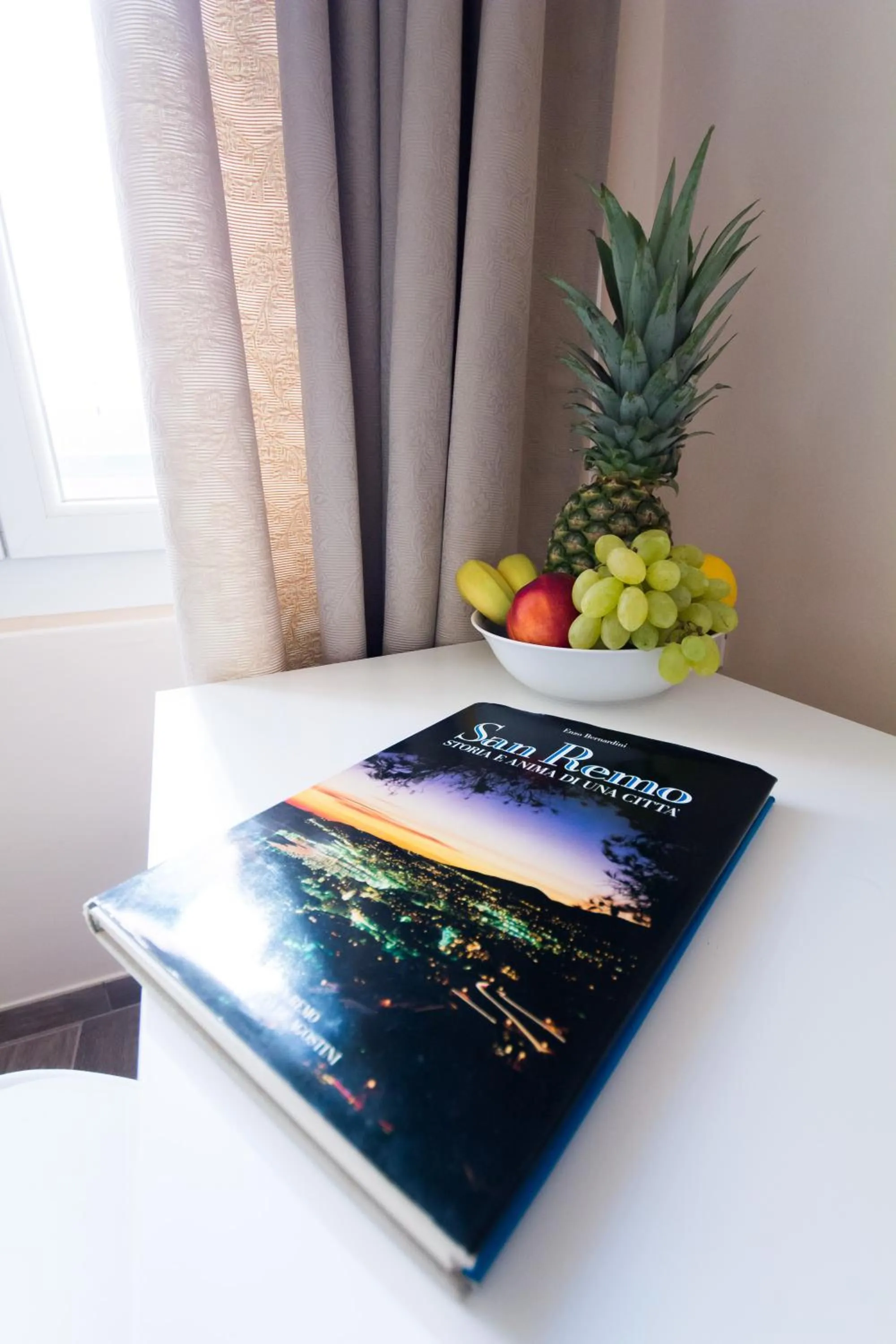 Decorative detail in Emily Rooms