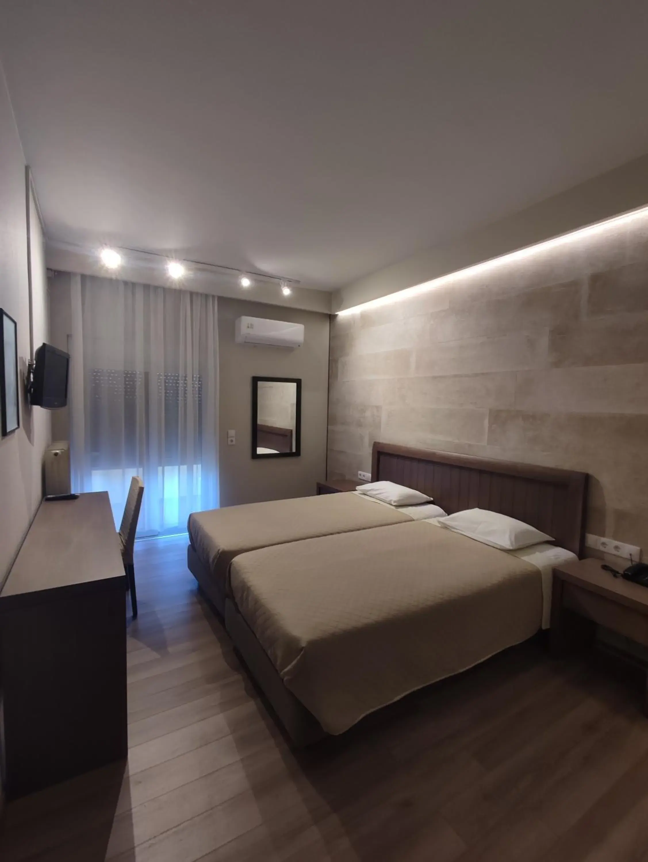 Deluxe Double Room with Balcony and Sea View in Plaza Hotel Deluxe Double Room with Balcony and Sea View in Plaza Hotel