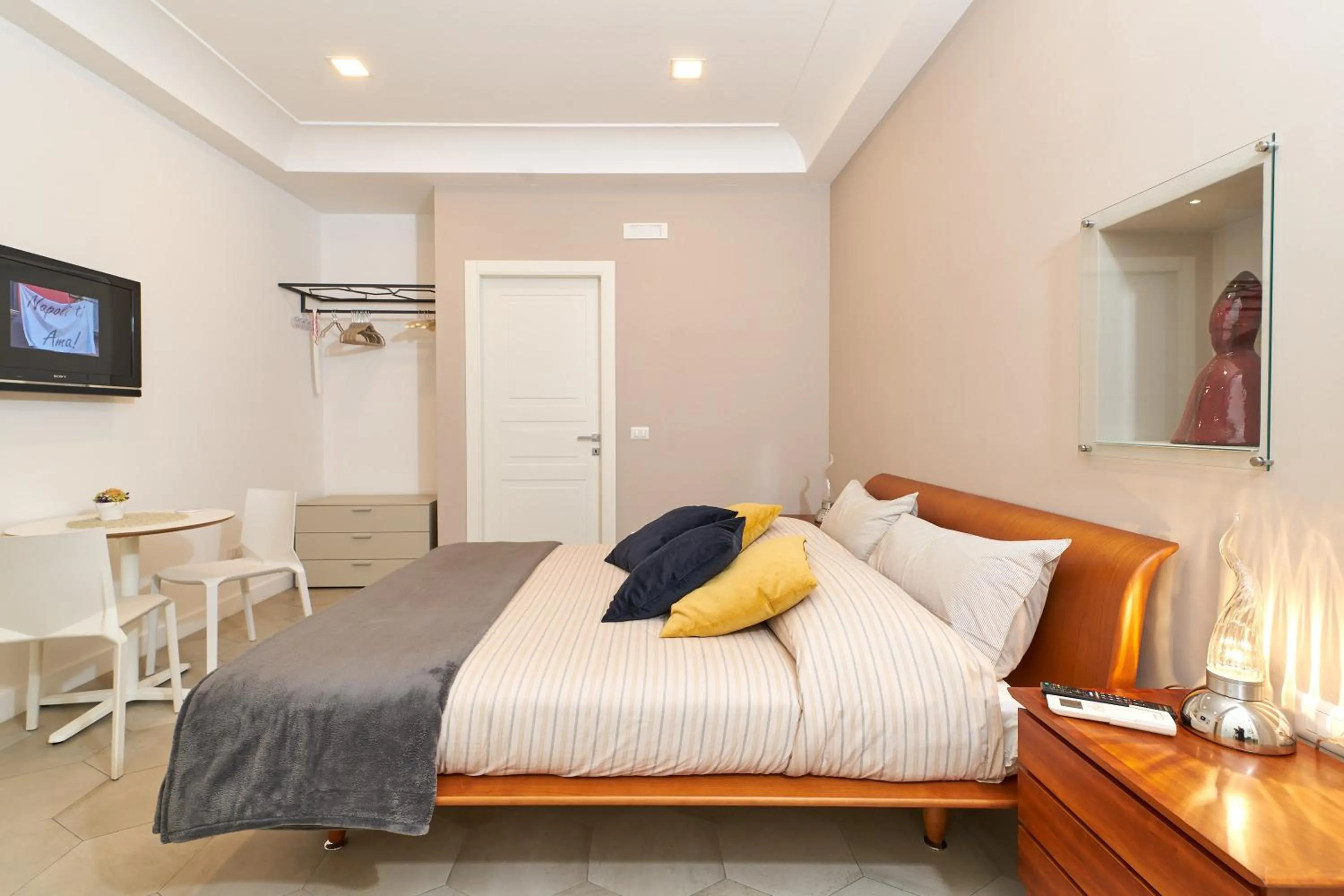 TV and multimedia, Bed in A Casa del Principe LT