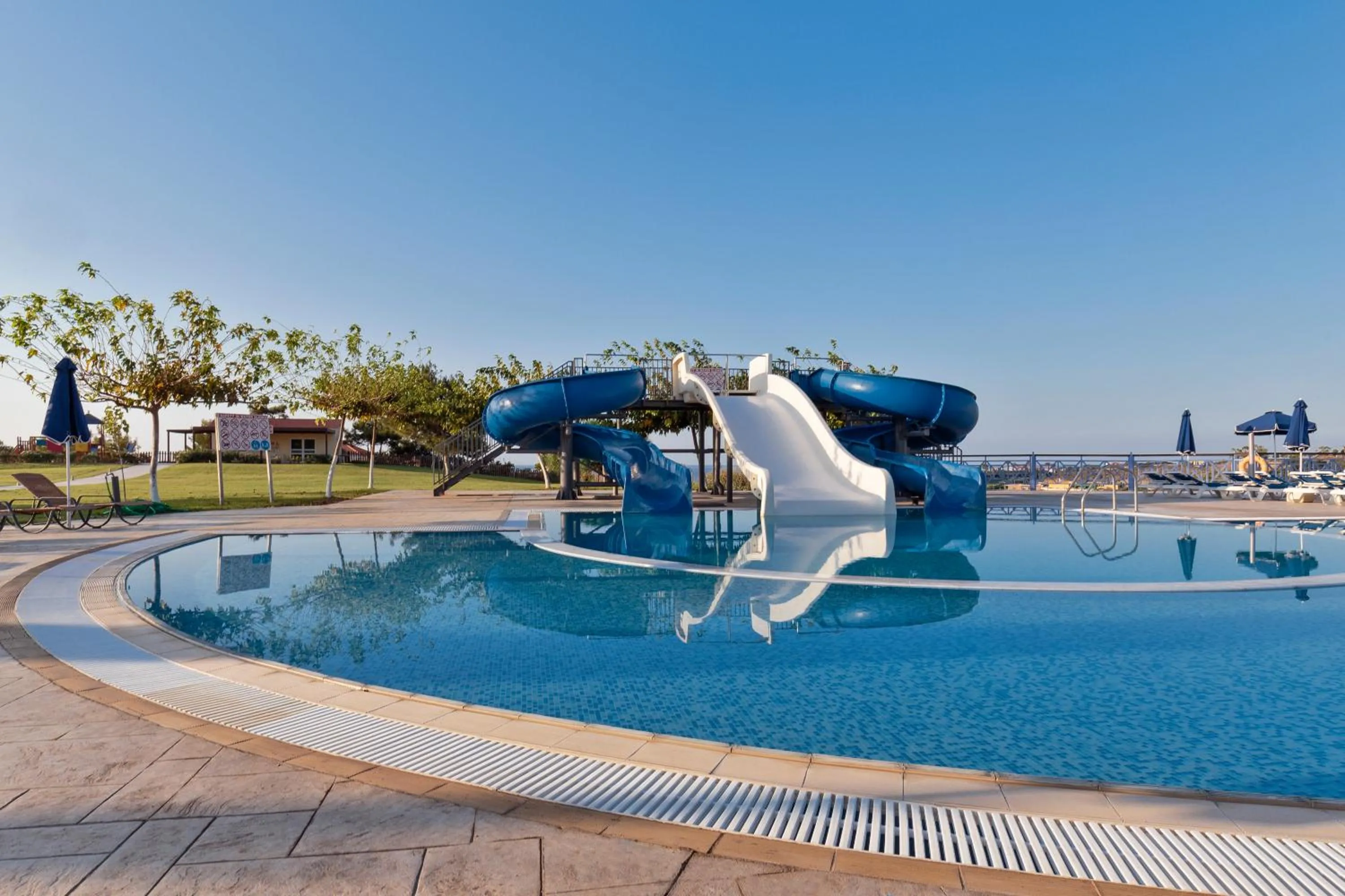 Swimming pool in Princess Sun Hotel
