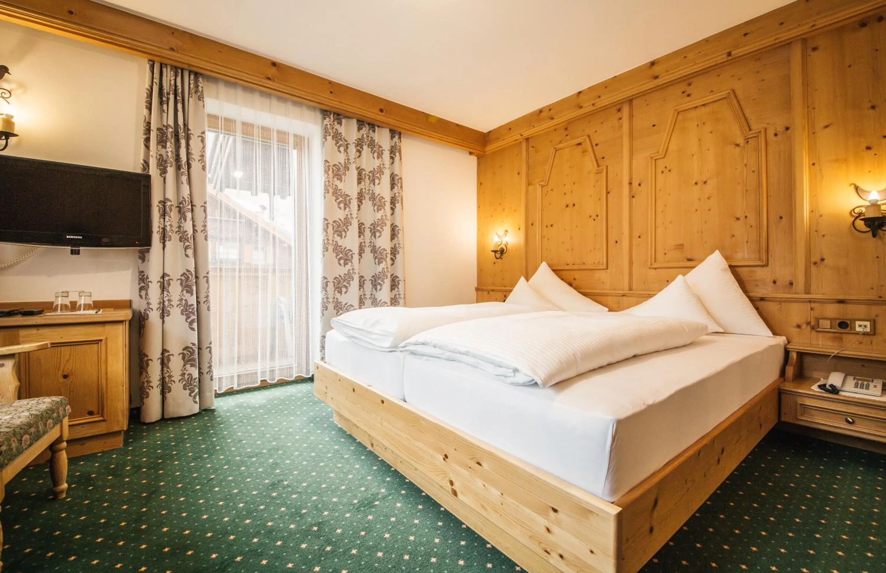 Photo of the whole room, Bed in Hotel Grieshof