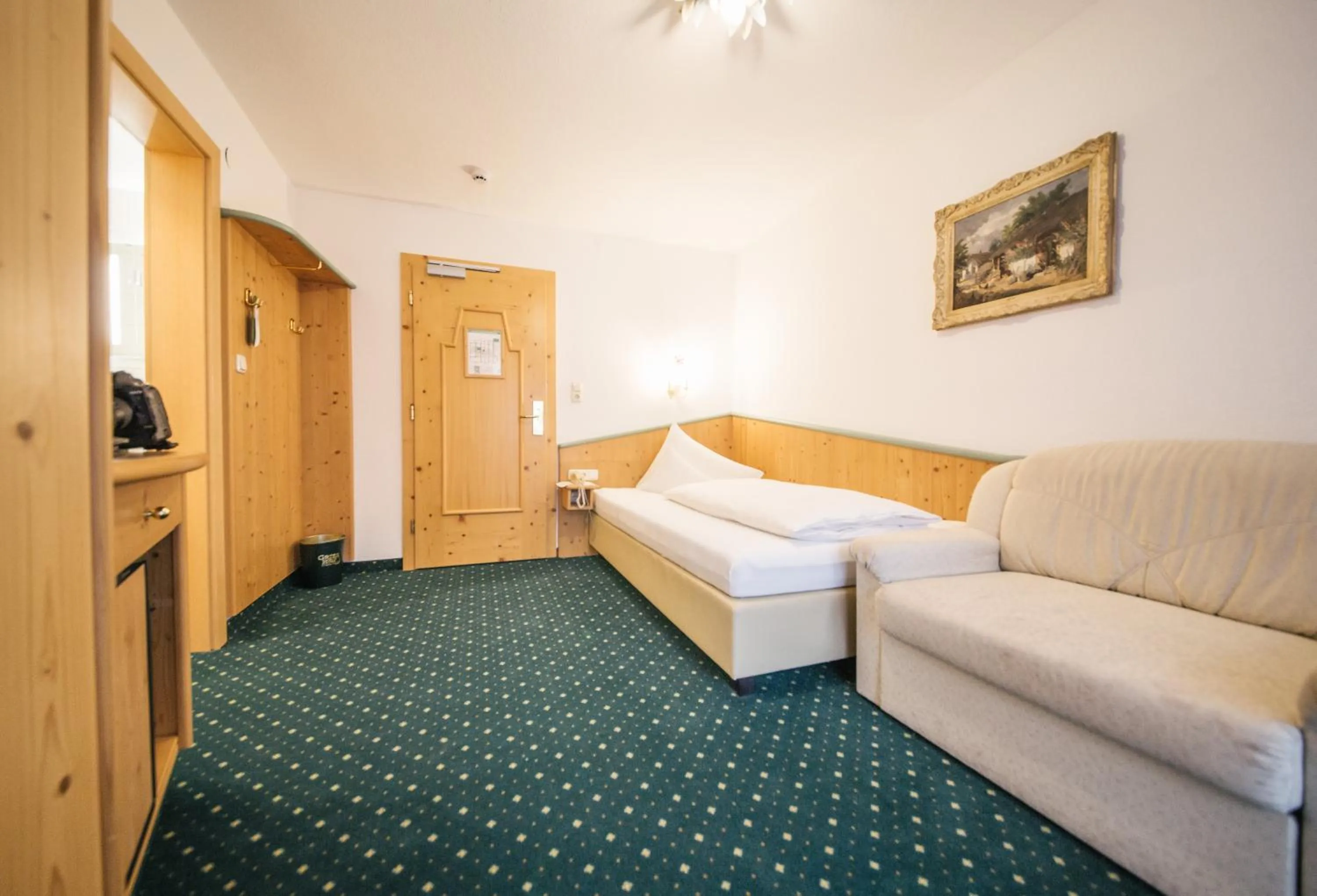 Photo of the whole room in Hotel Grieshof