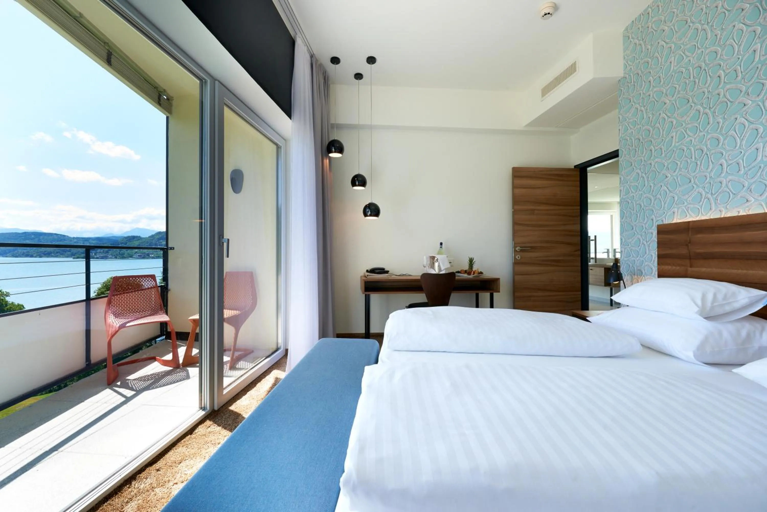 Bedroom, Bed in Parkhotel Pörtschach - Das Hotelresort mit Insellage am Wörthersee