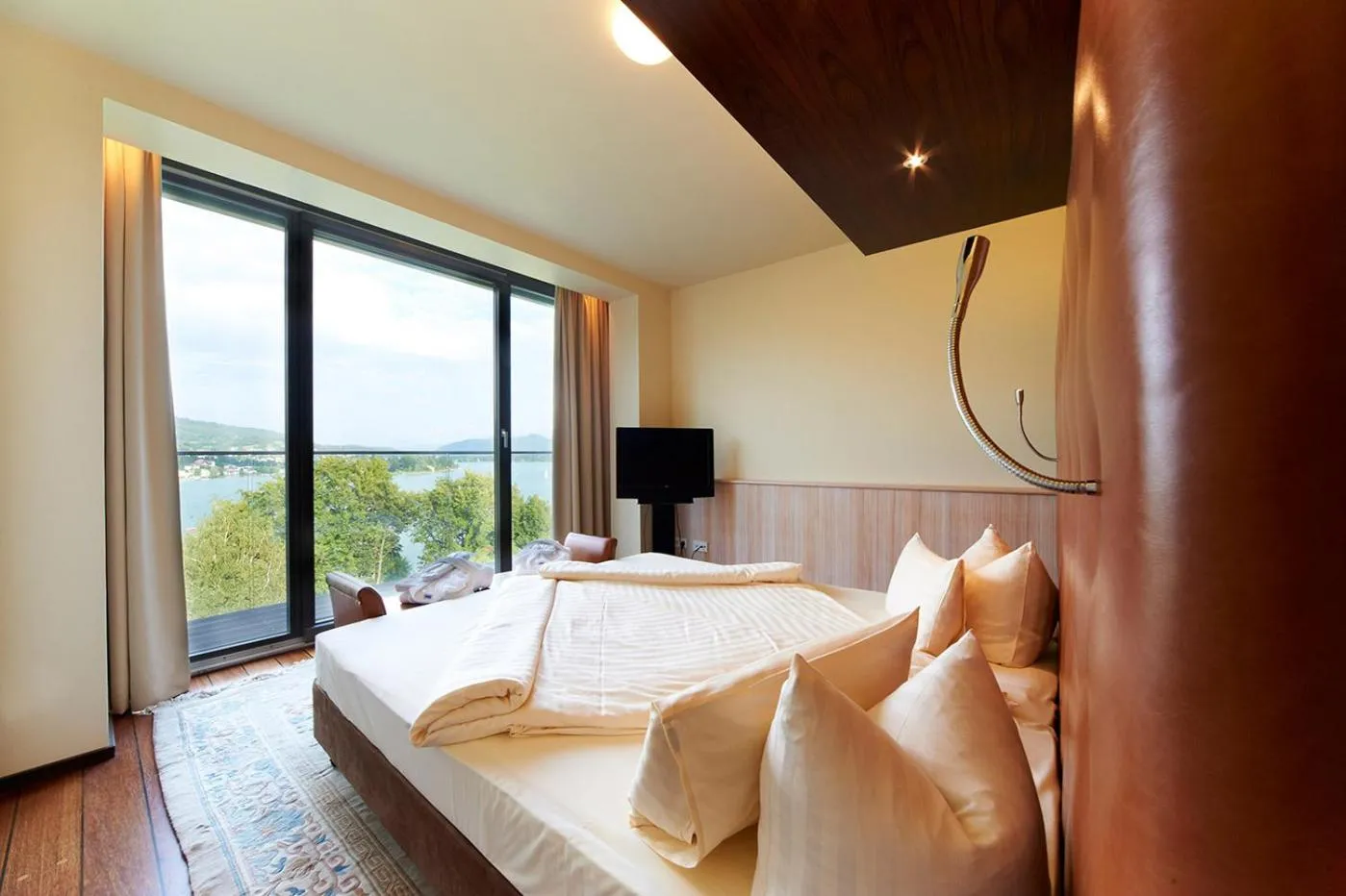 Bedroom, Bed in Parkhotel Pörtschach - Das Hotelresort mit Insellage am Wörthersee