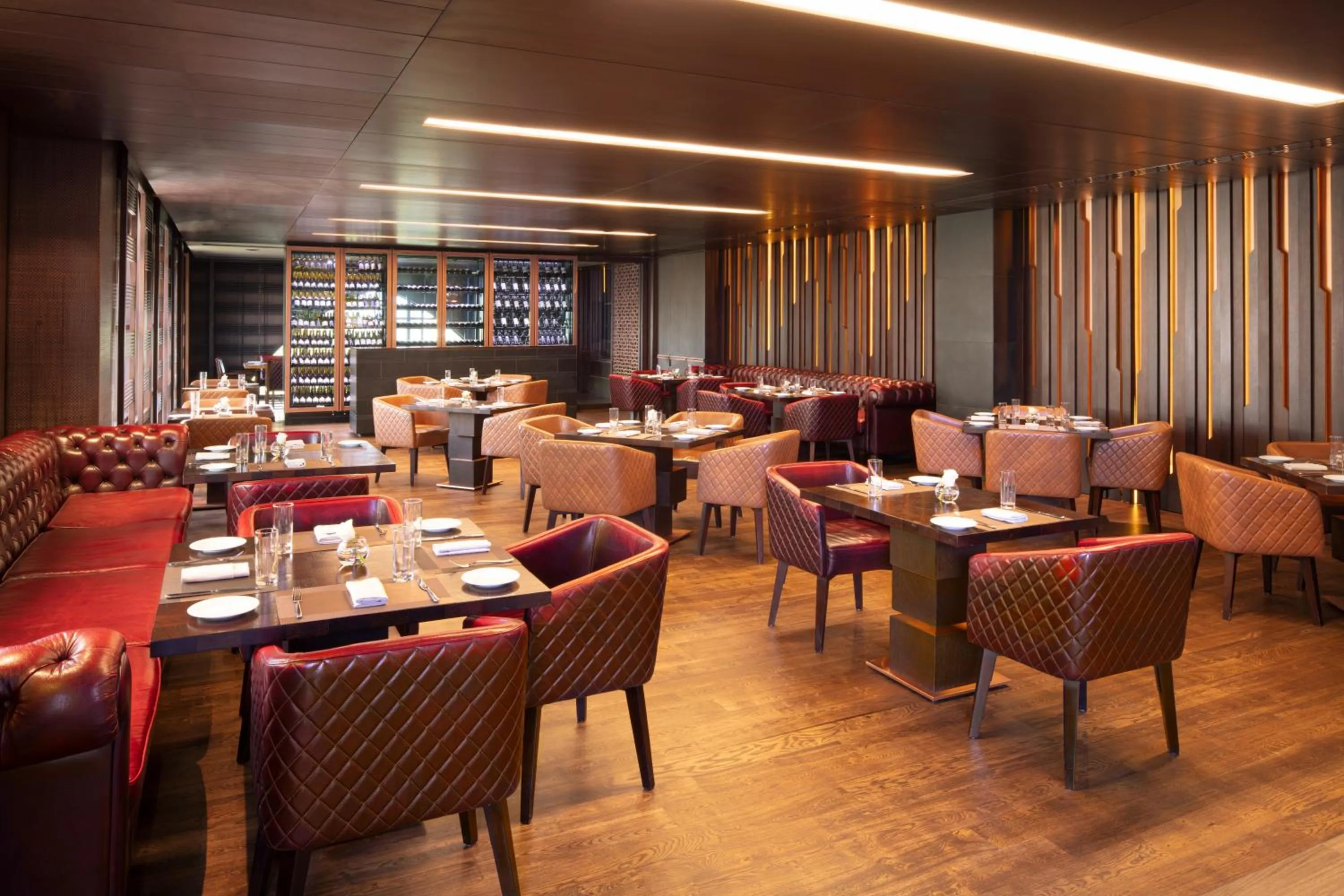 Lounge or bar in Jumeirah Zabeel Saray Dubai