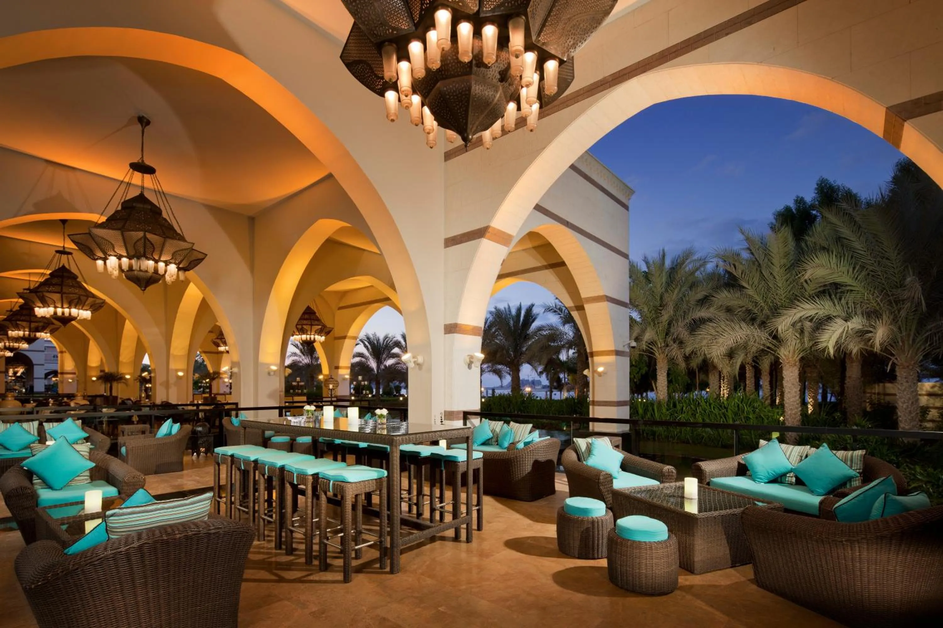 Lounge or bar in Jumeirah Zabeel Saray Dubai