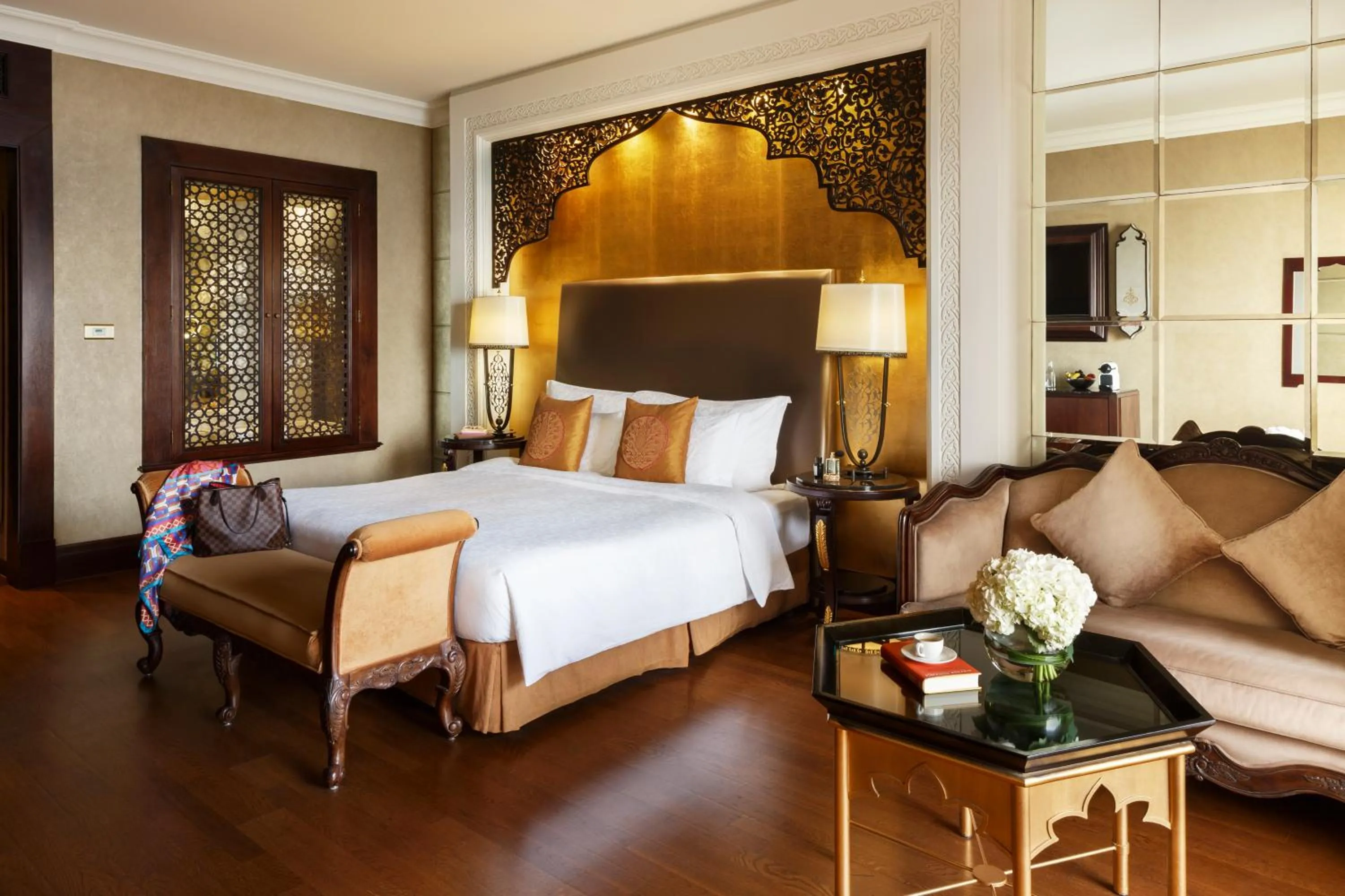 Bed in Jumeirah Zabeel Saray Dubai