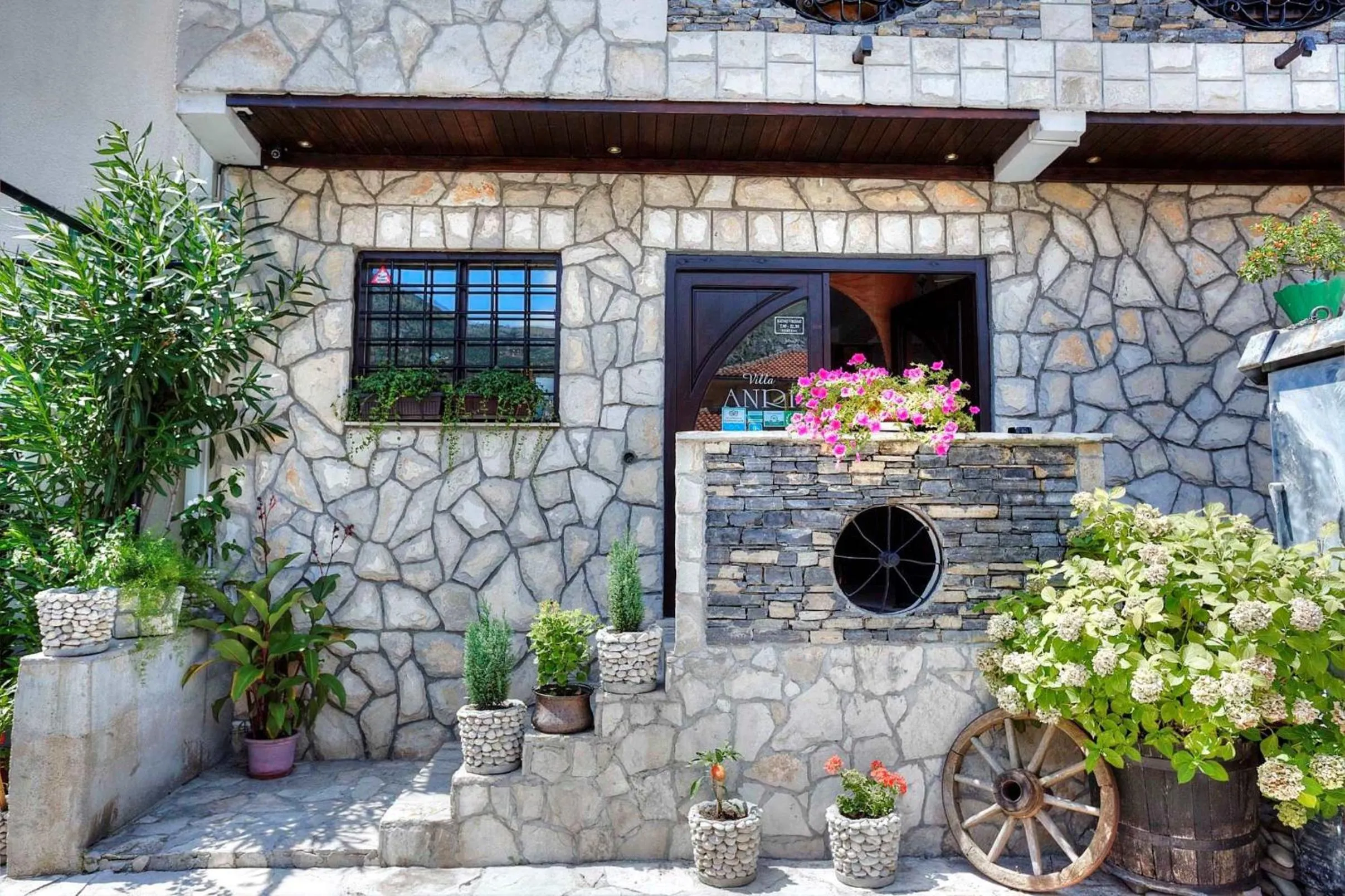 Property building in Villa Anri