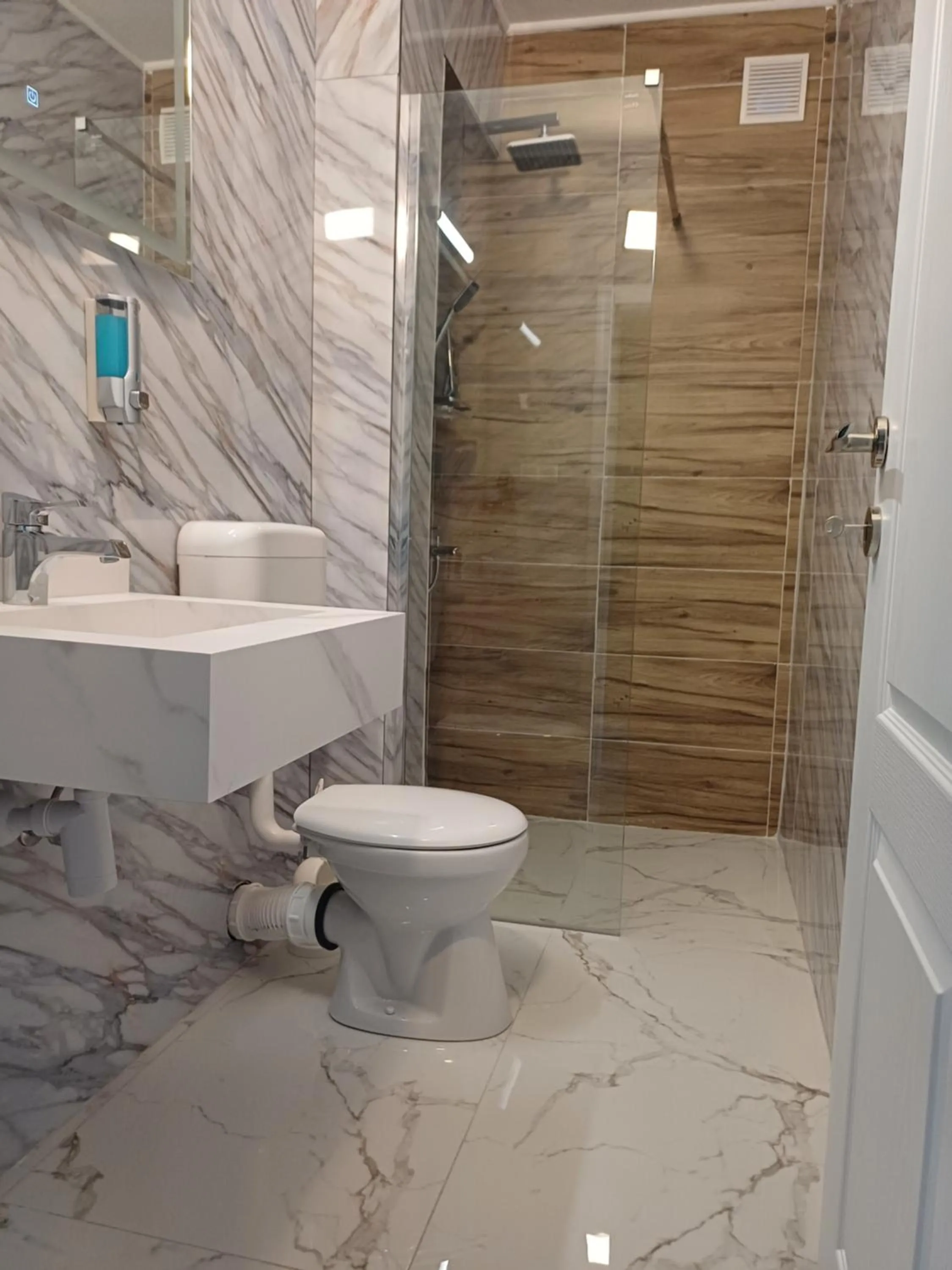 Shower in Villa Anri