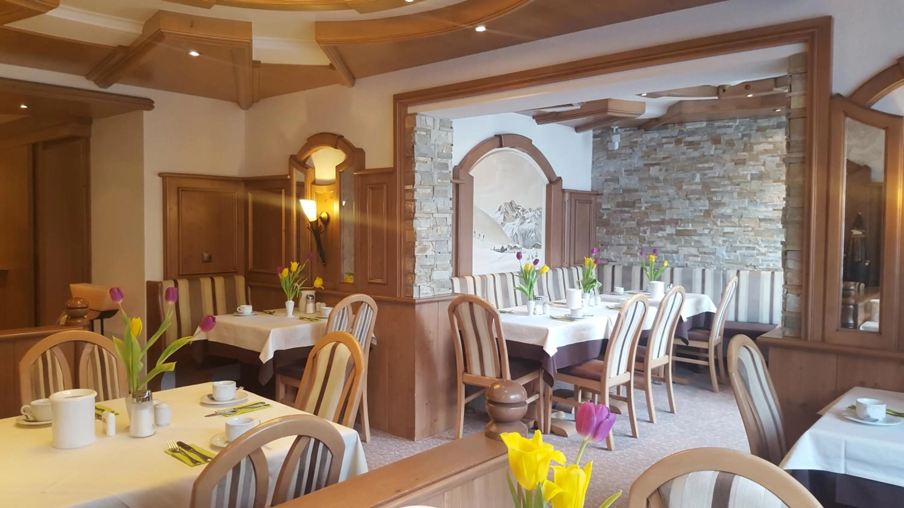 Food and drinks in Alphotel Garni Salner