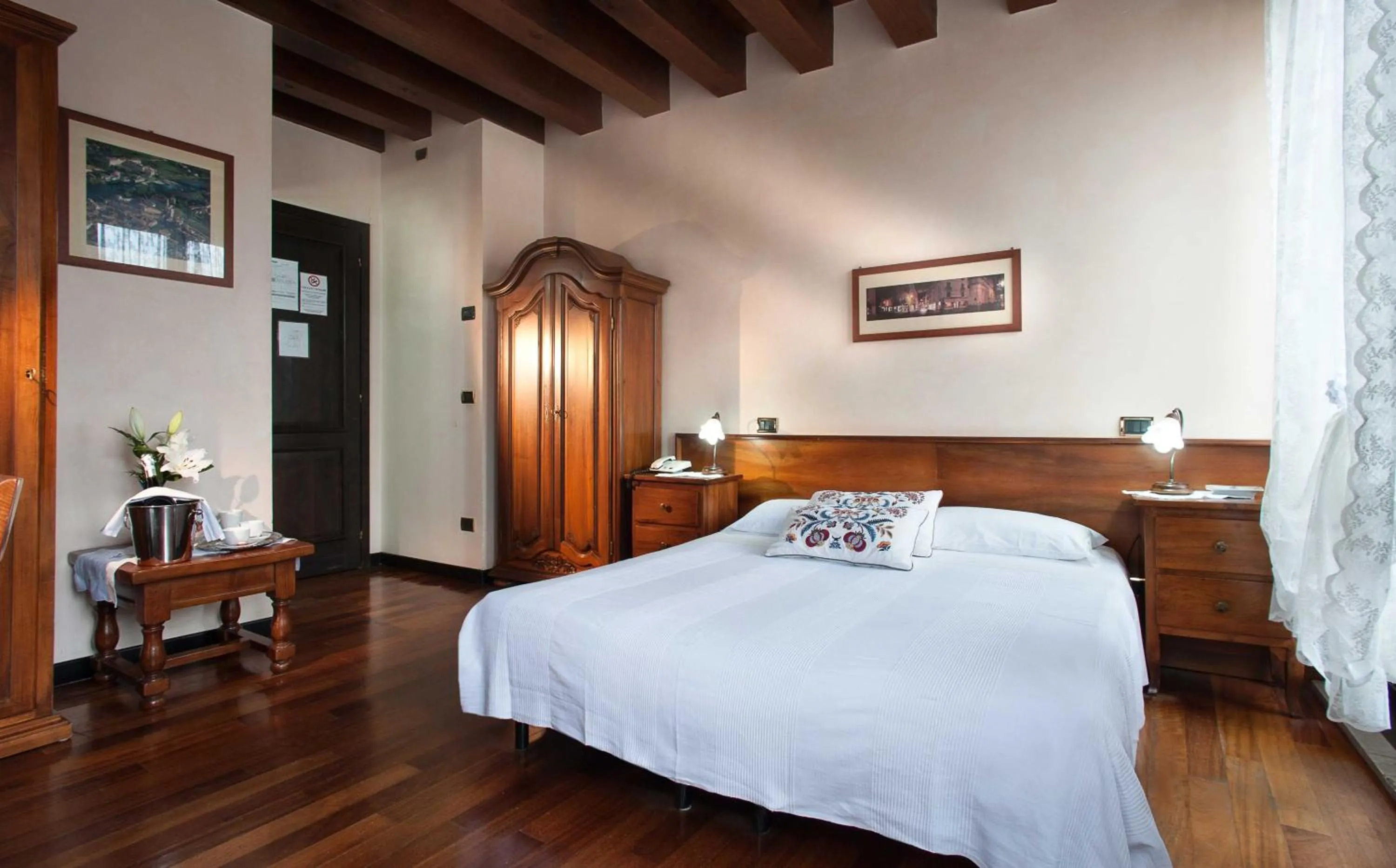Photo of the whole room, Bed in Hotel Al Castello