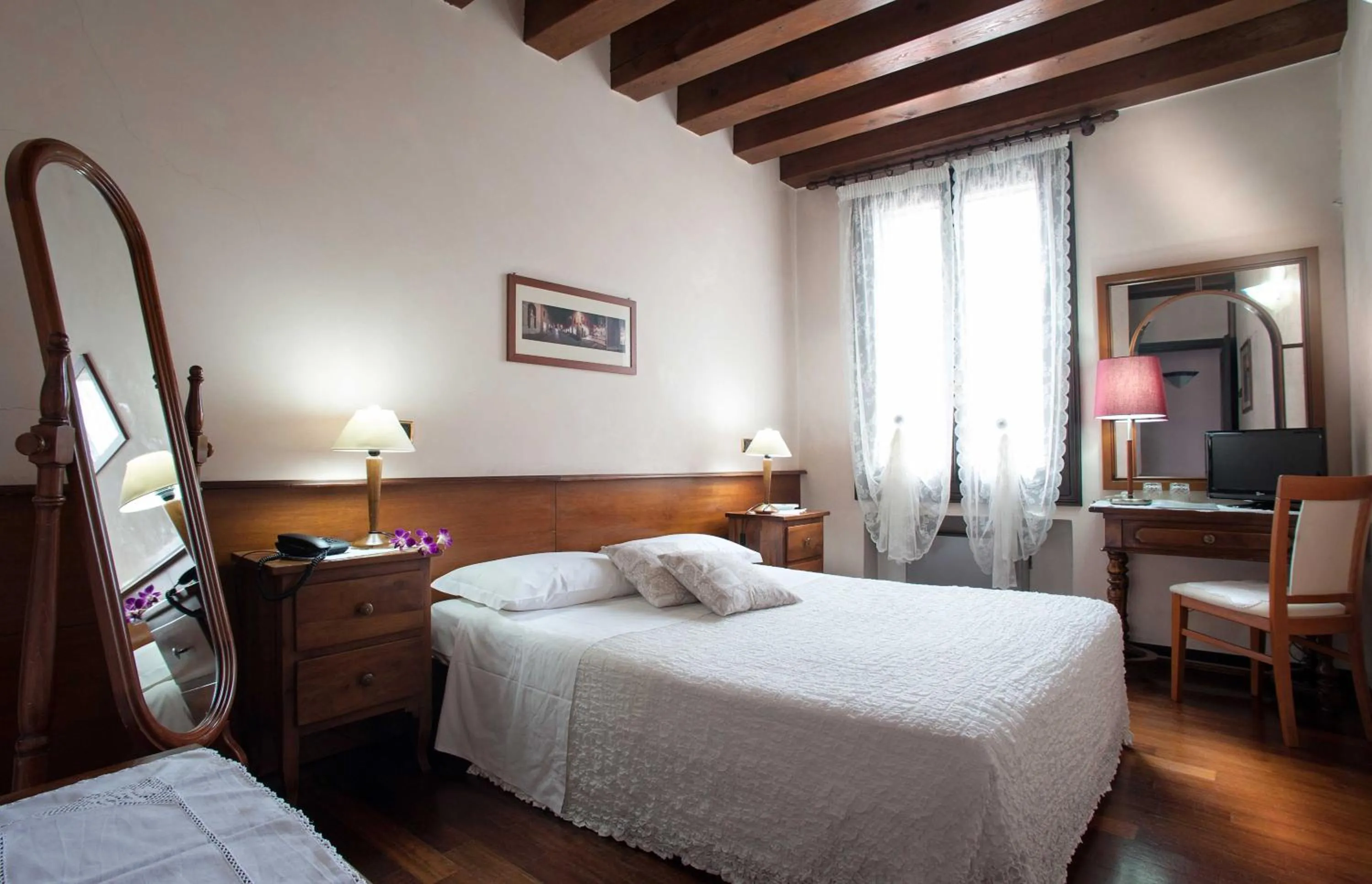 Photo of the whole room, Bed in Hotel Al Castello