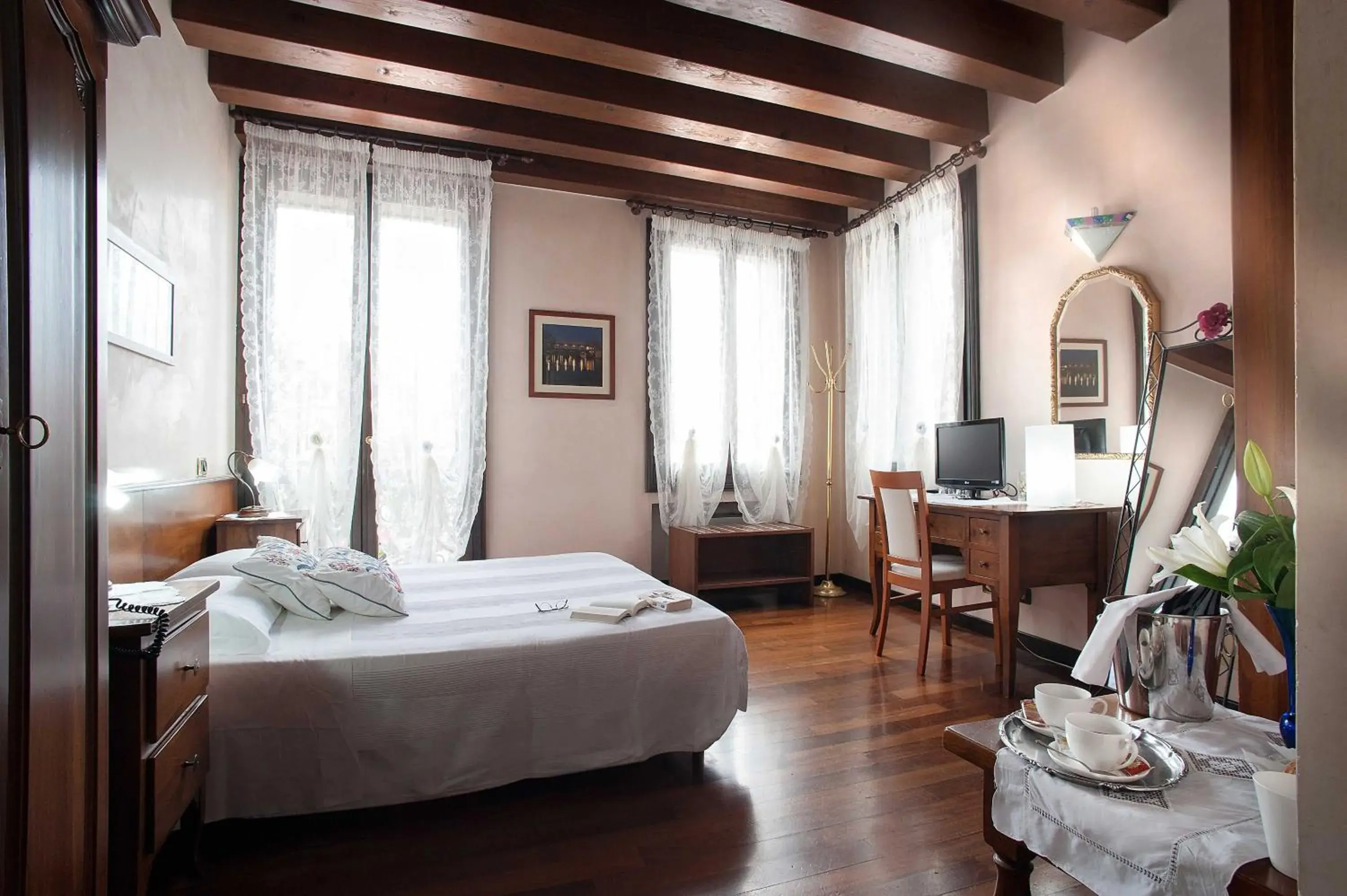 King Double Room with Balcony in Hotel Al Castello King Double Room with Balcony in Hotel Al Castello