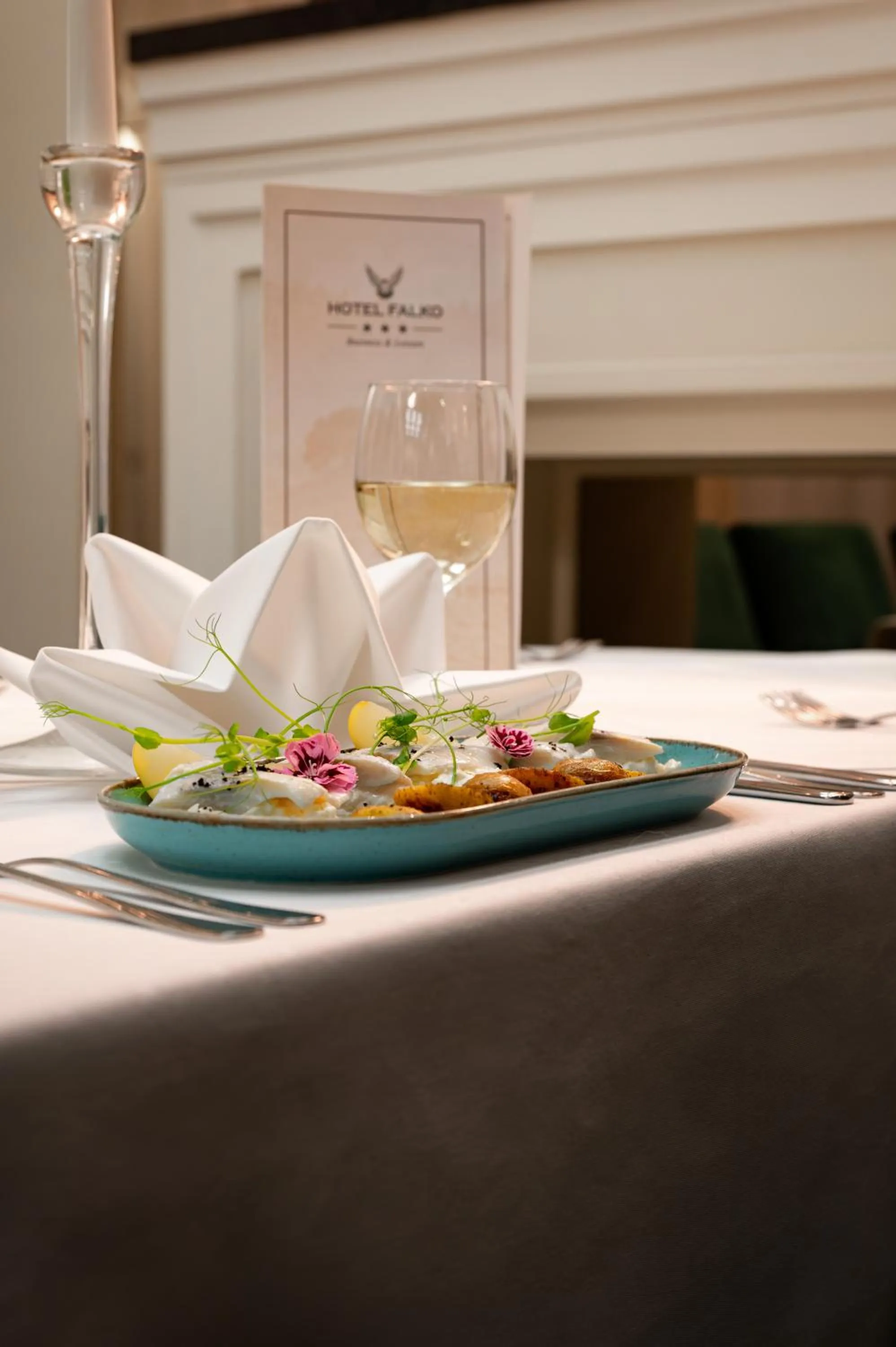 Restaurant/places to eat in Hotel Falko