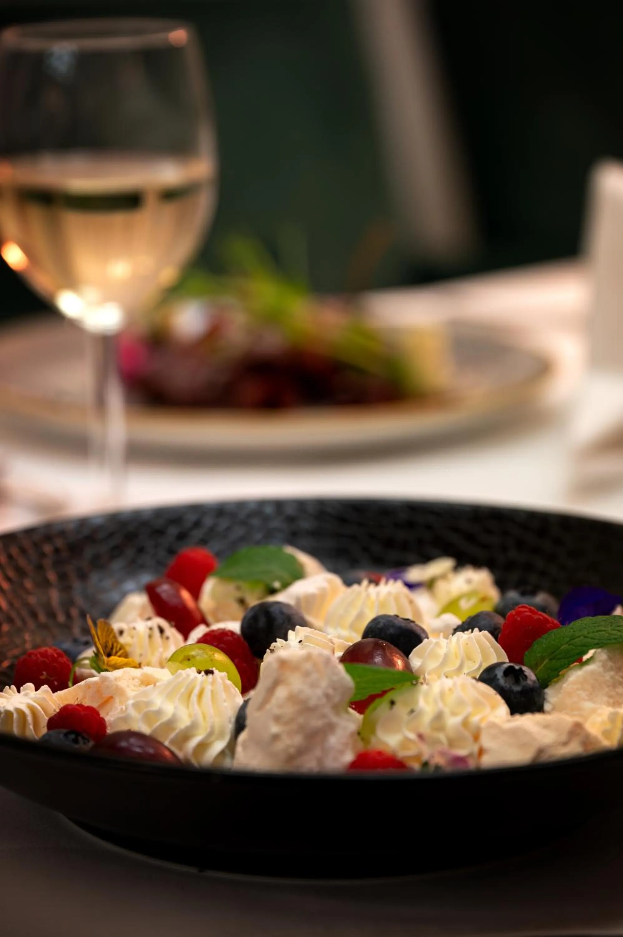 Restaurant/places to eat in Hotel Falko