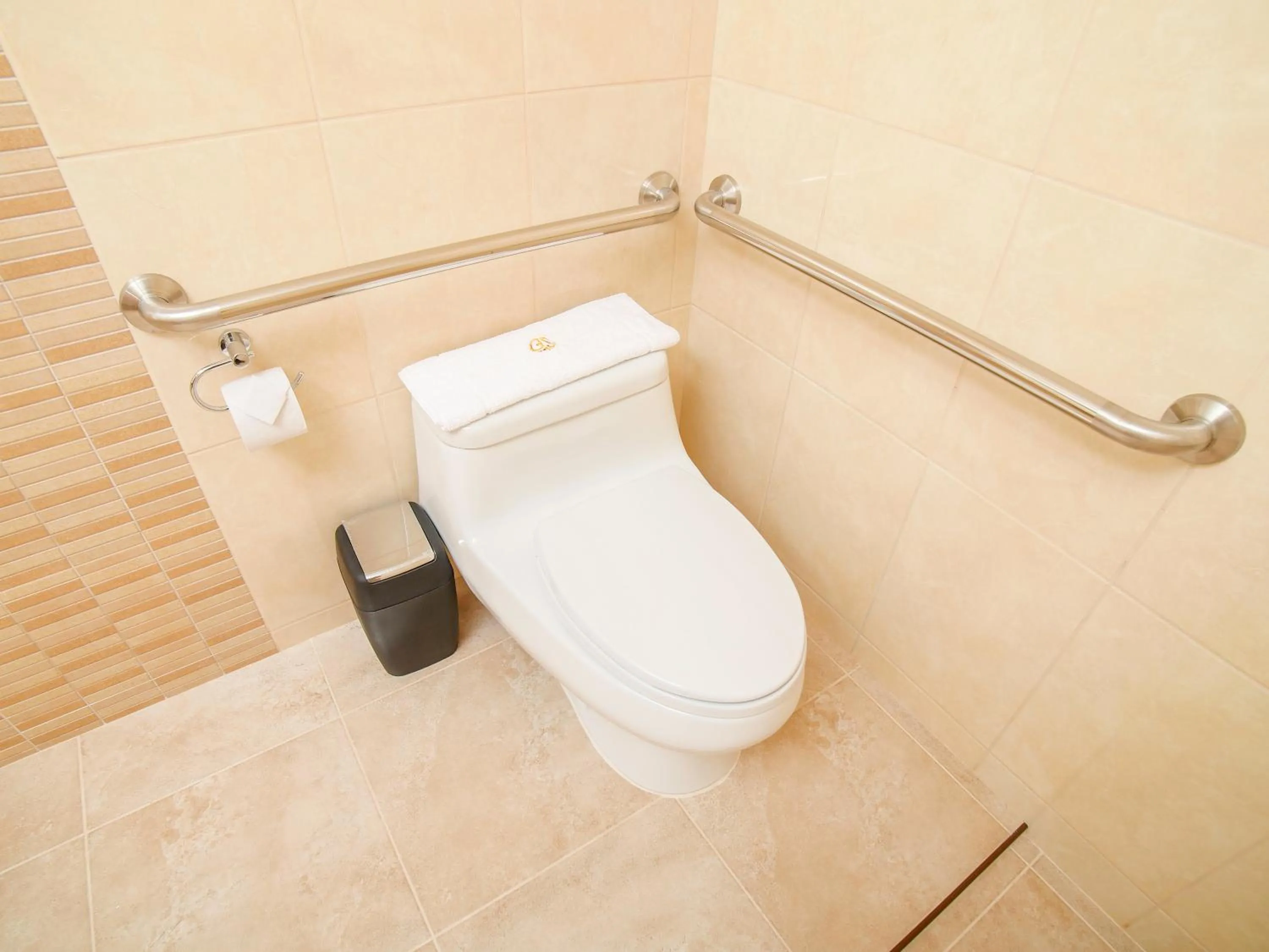 Bathroom in Golden Sunrise Machupicchu