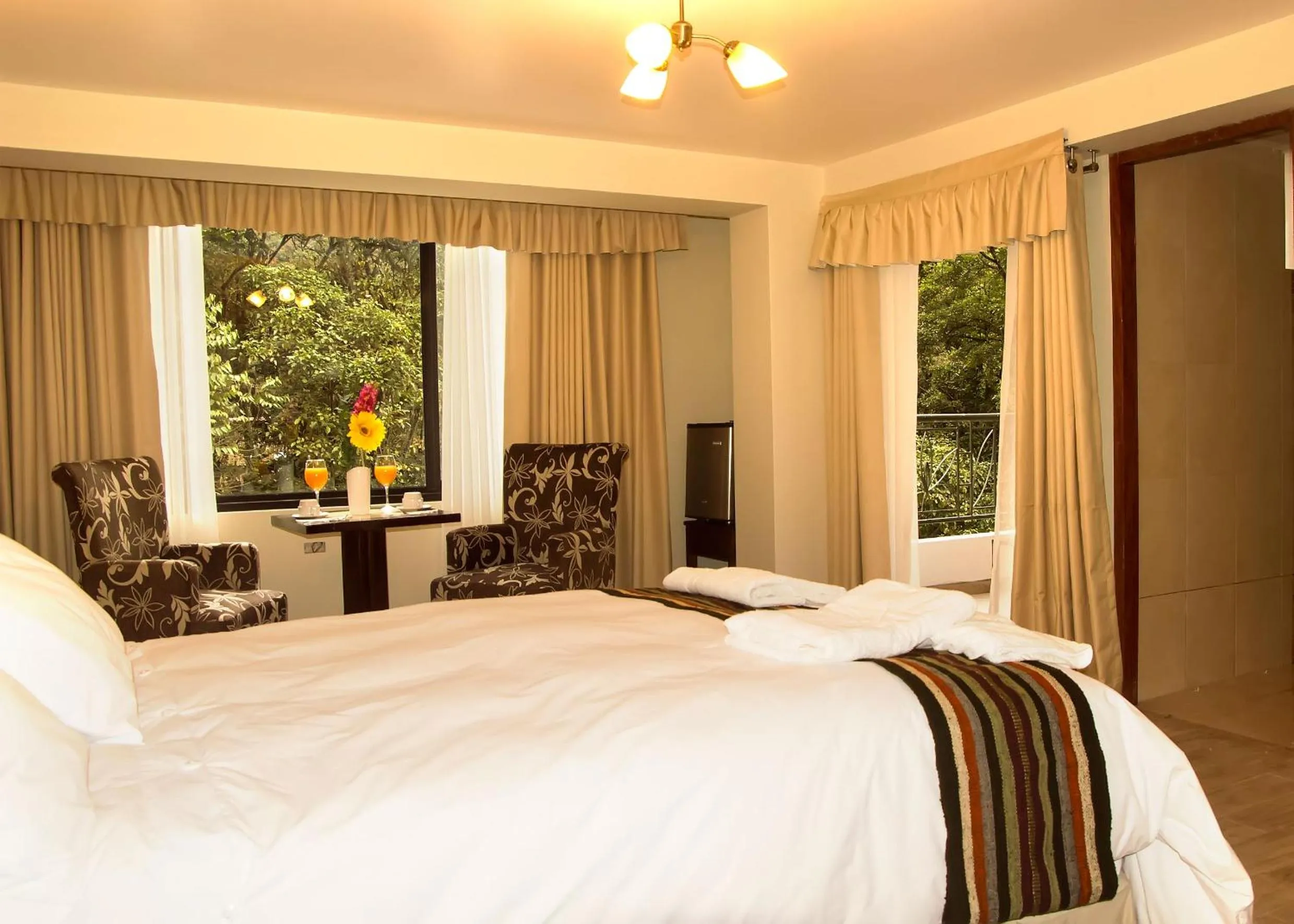 Bedroom, Bed in Golden Sunrise Machupicchu